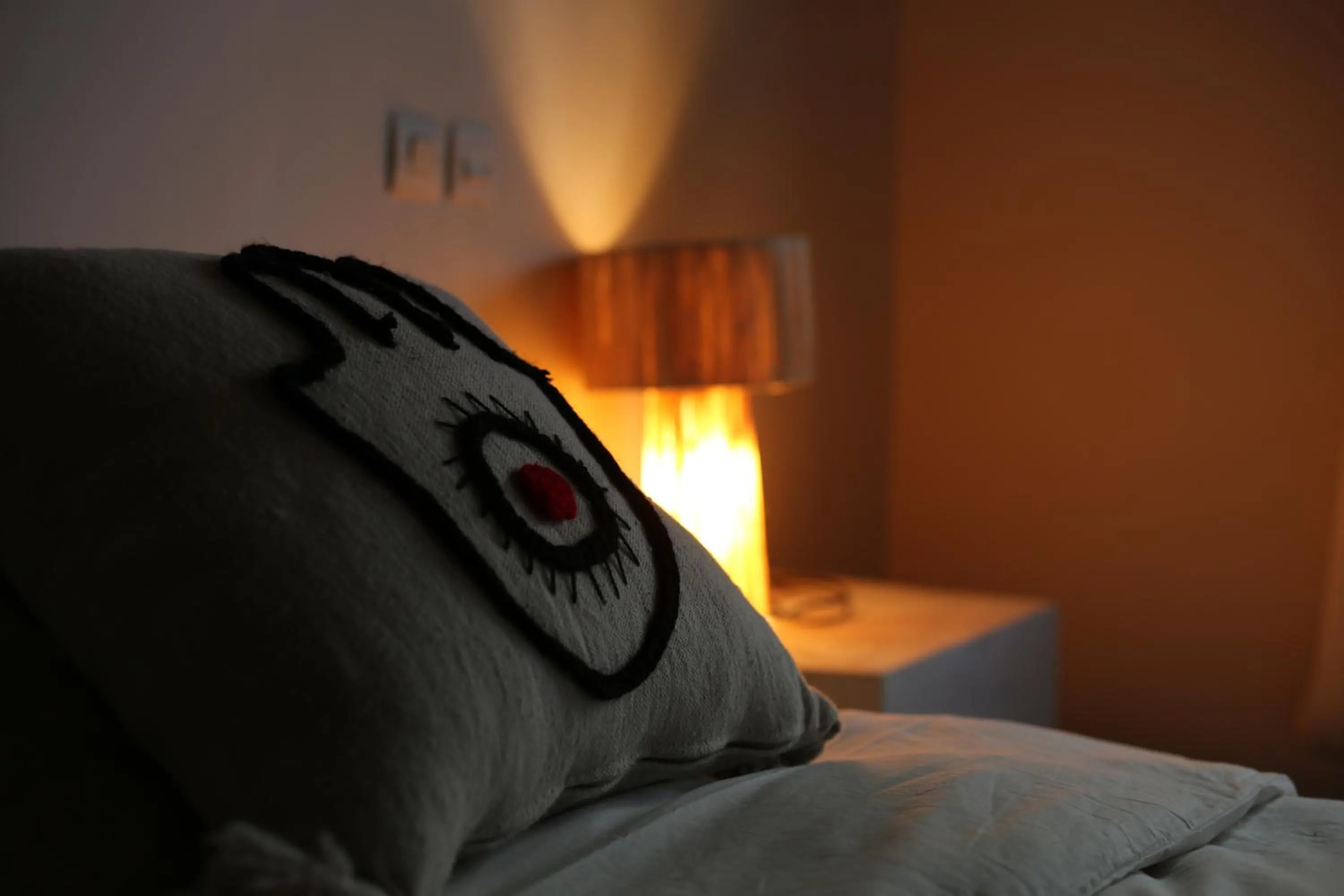 Bed in Kasbah des cyprès