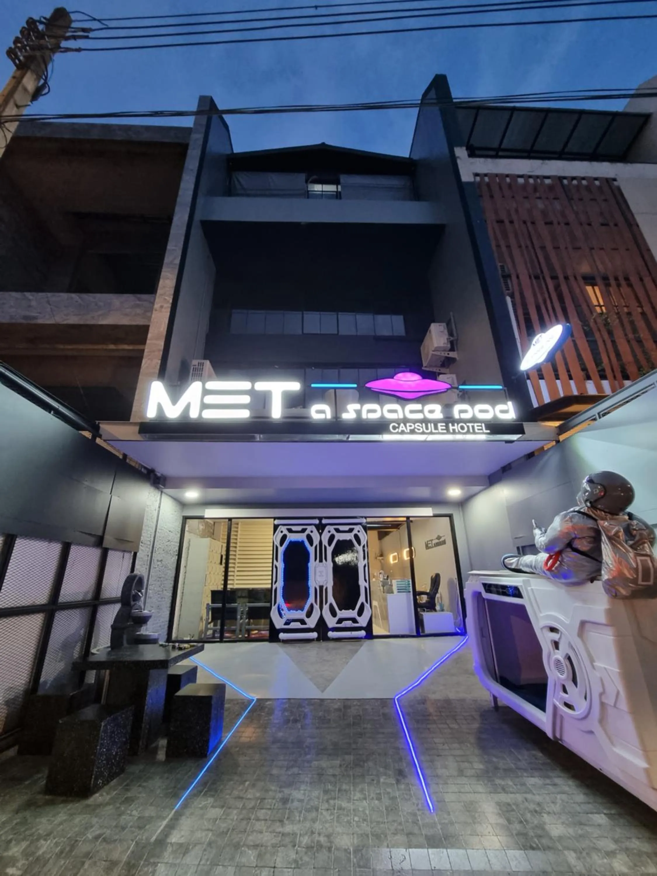 Property building in Met A Space Pod @Phrom Phong