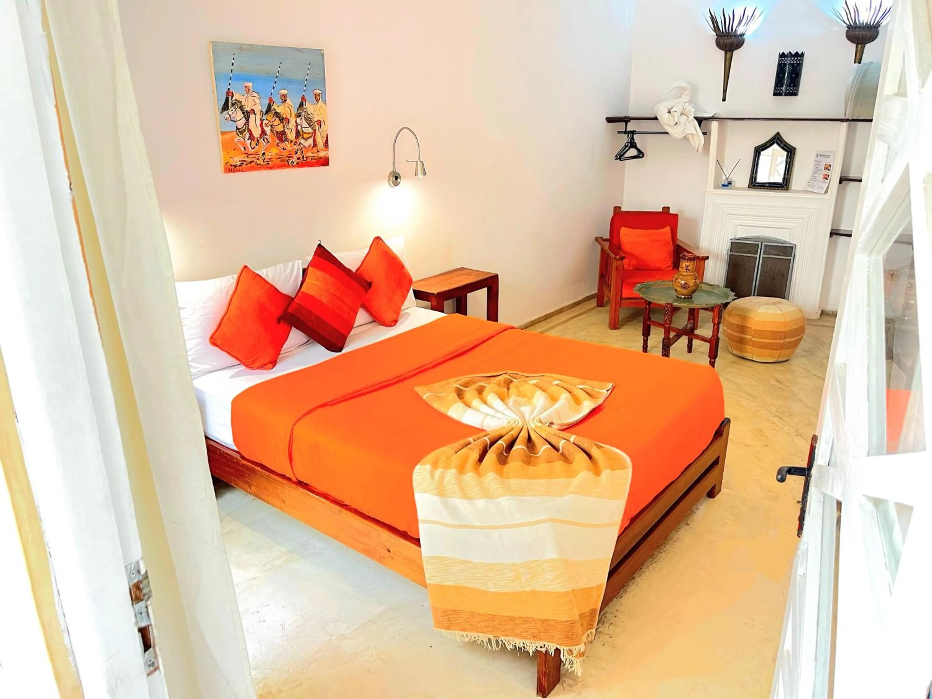 Photo of the whole room, Bed in Riad Dar Latigeo