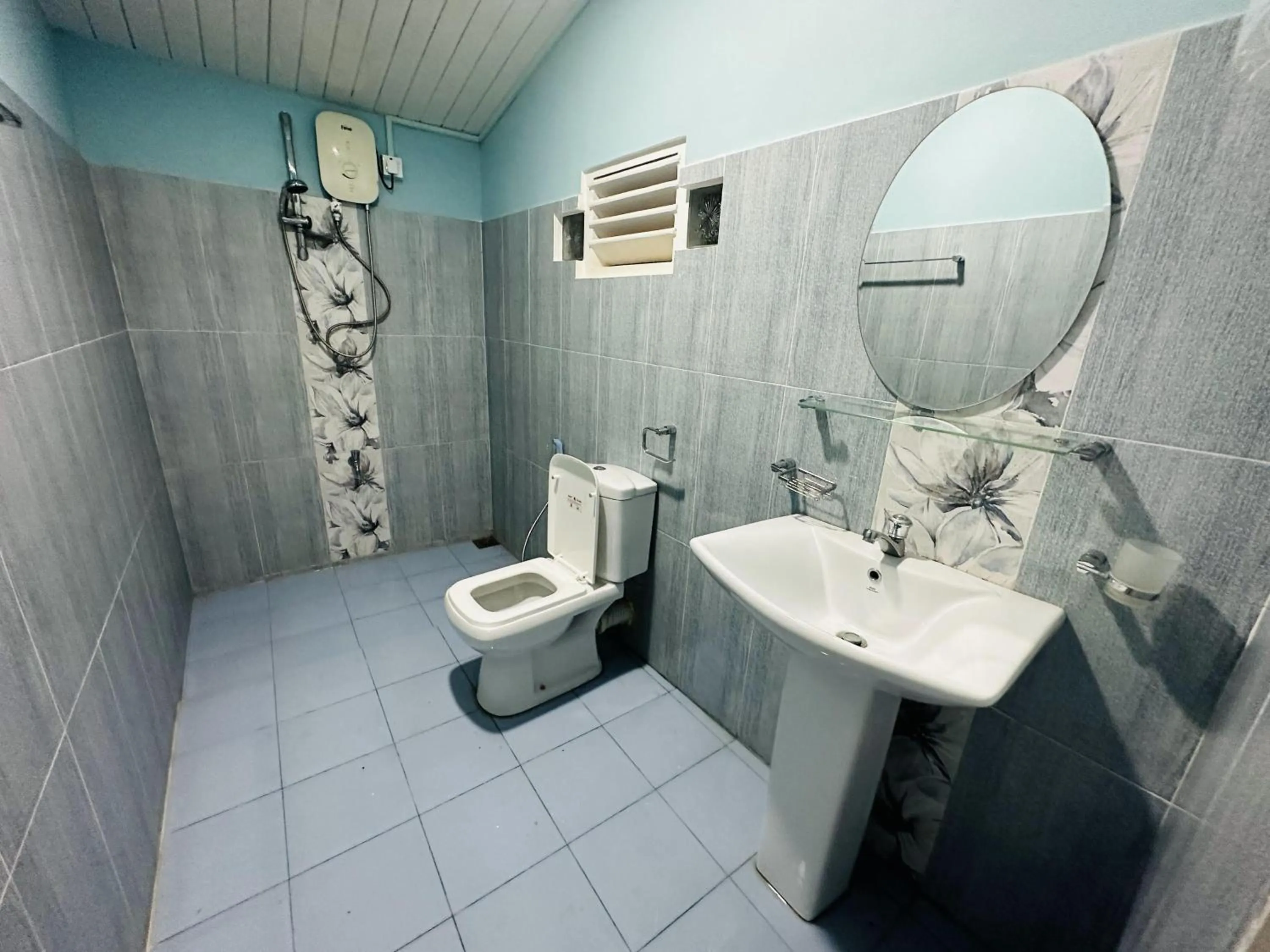 Shower in Green Garden Anuradhapura