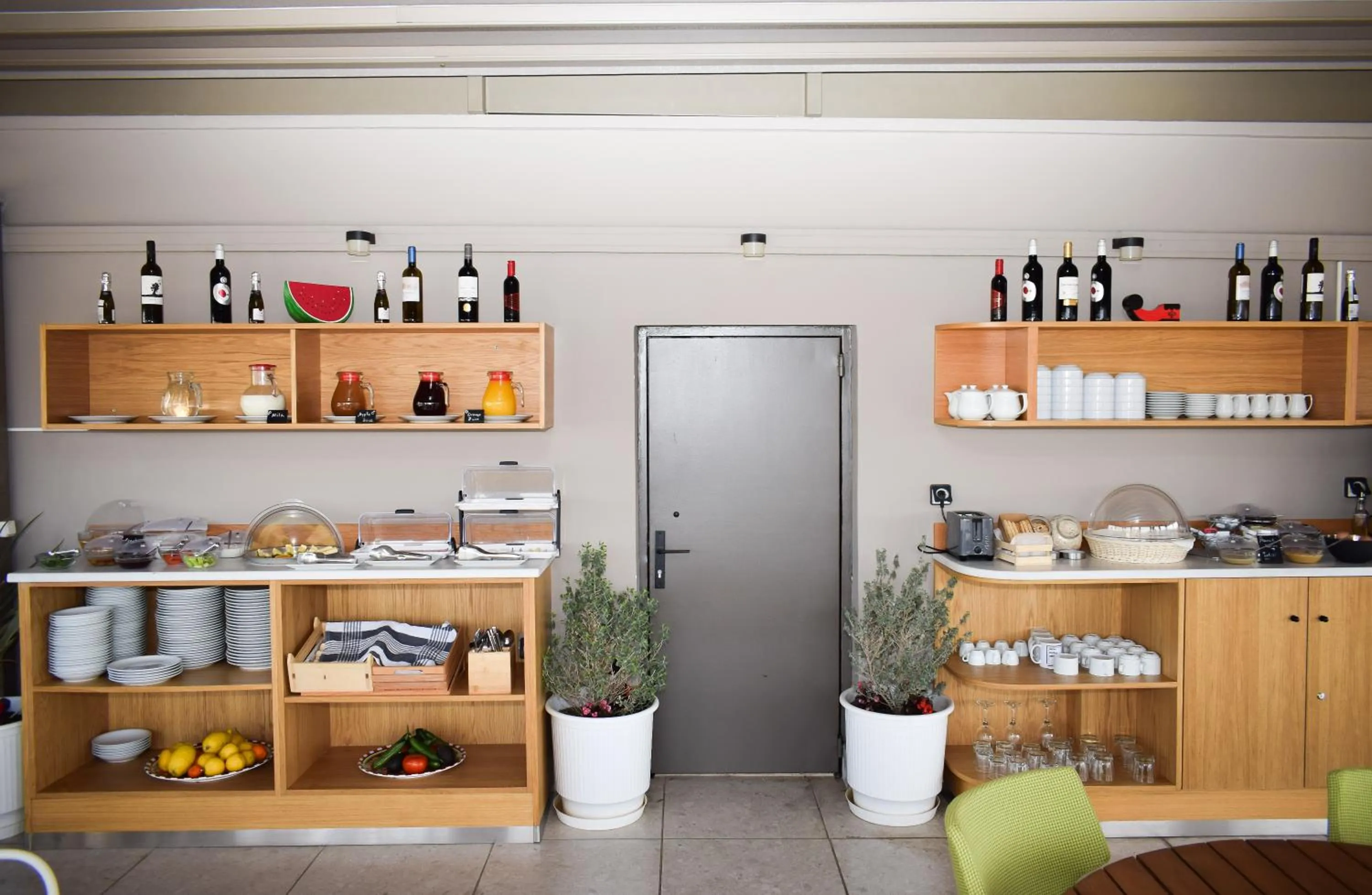 Breakfast in Urban Frame Acropolis