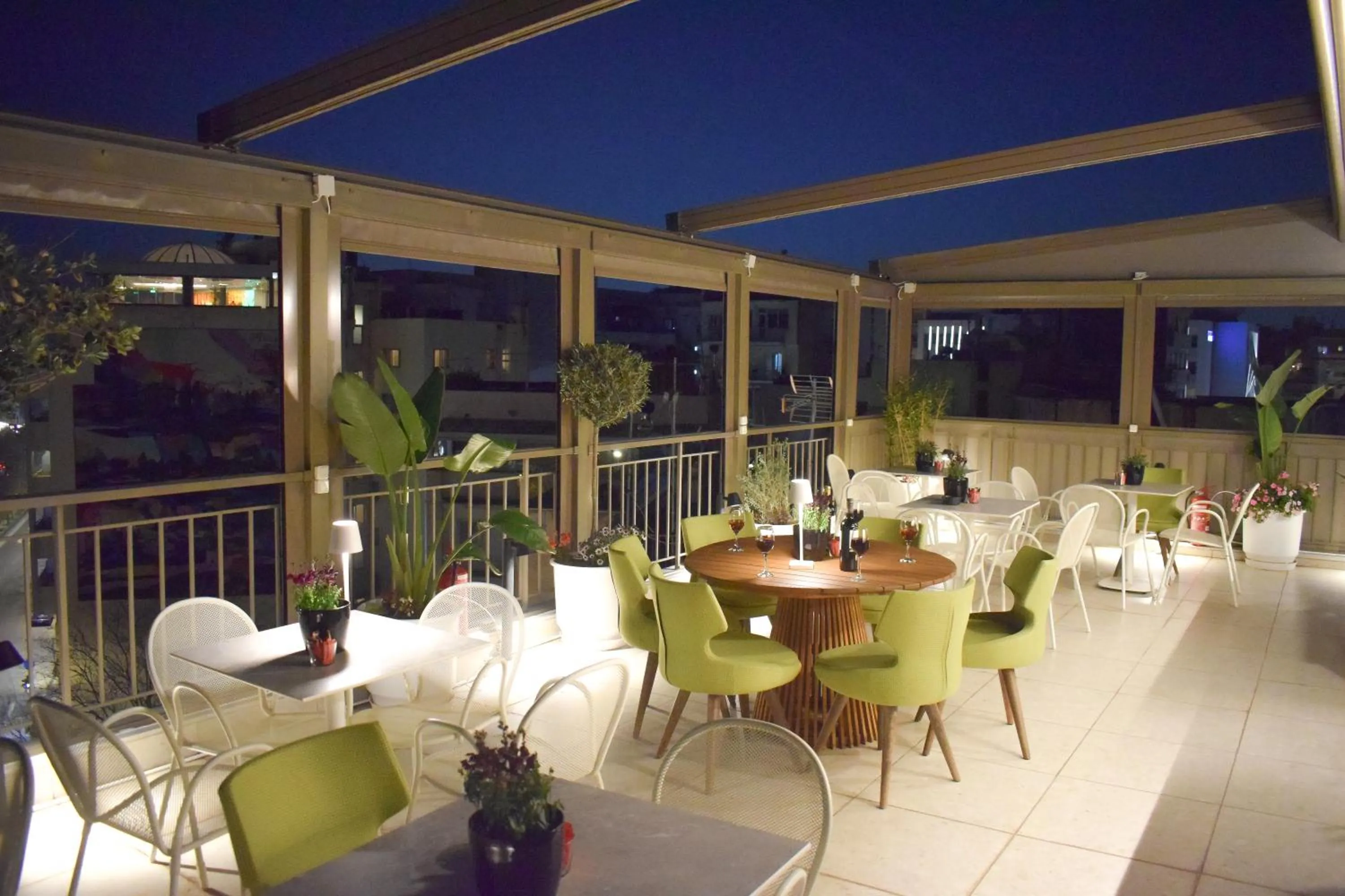 Property building in Urban Frame Acropolis