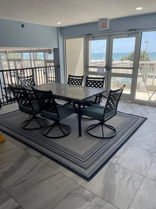 Sea view in GolfView Villa/Center of MB/BEST View/End Unit