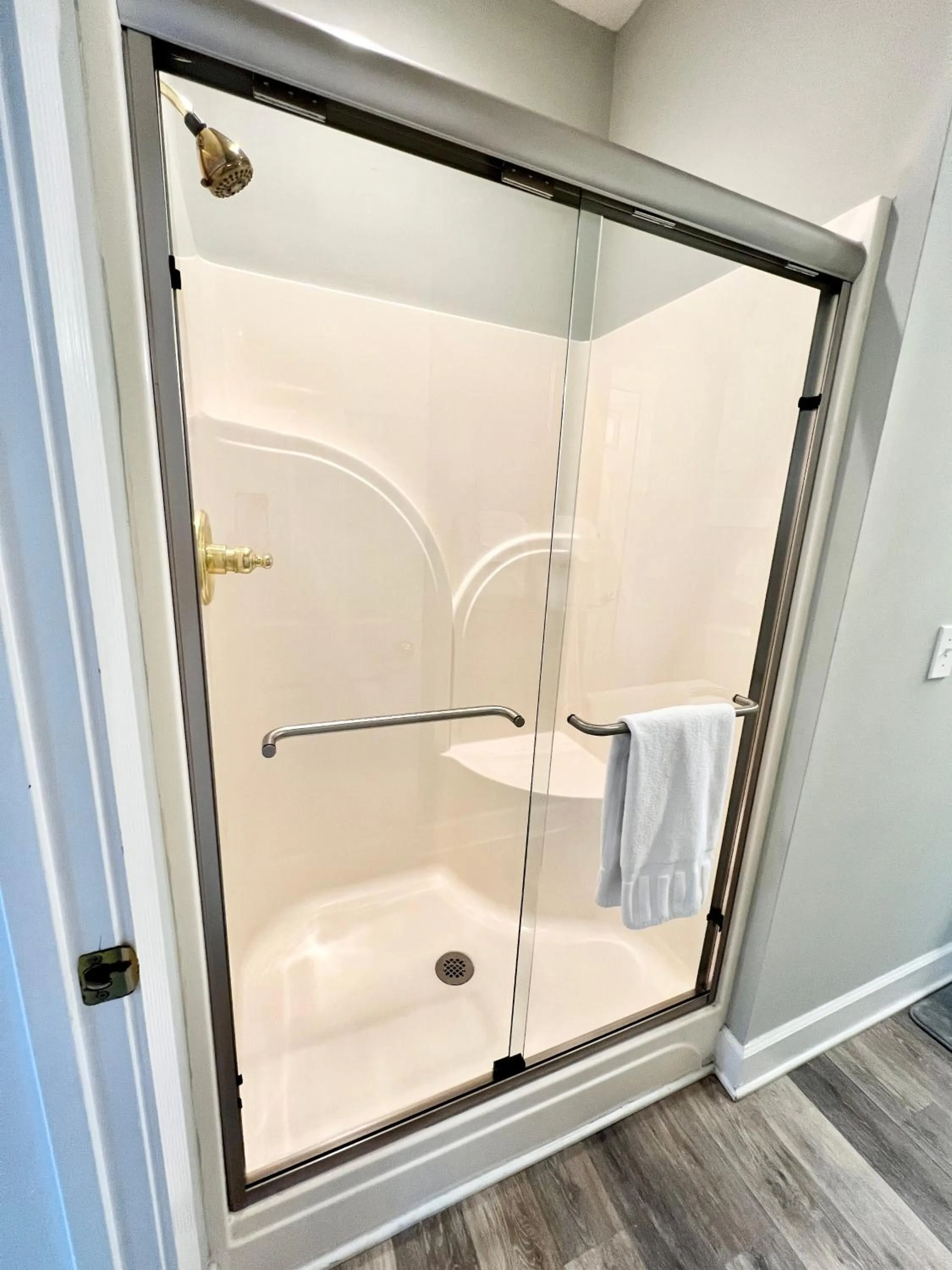 Shower in GolfView Villa/Center of MB/BEST View/End Unit