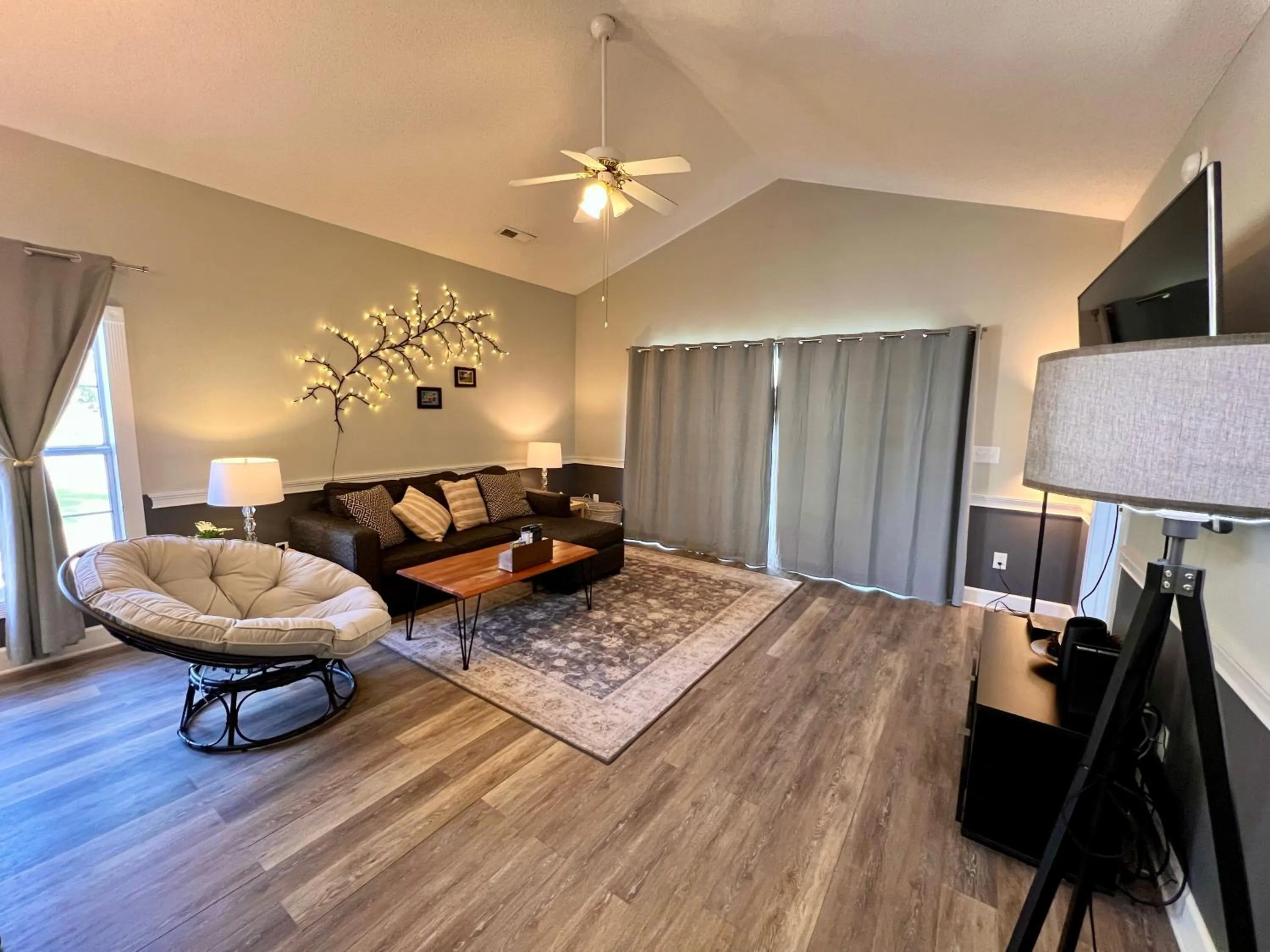 Living room in GolfView Villa/Center of MB/BEST View/End Unit