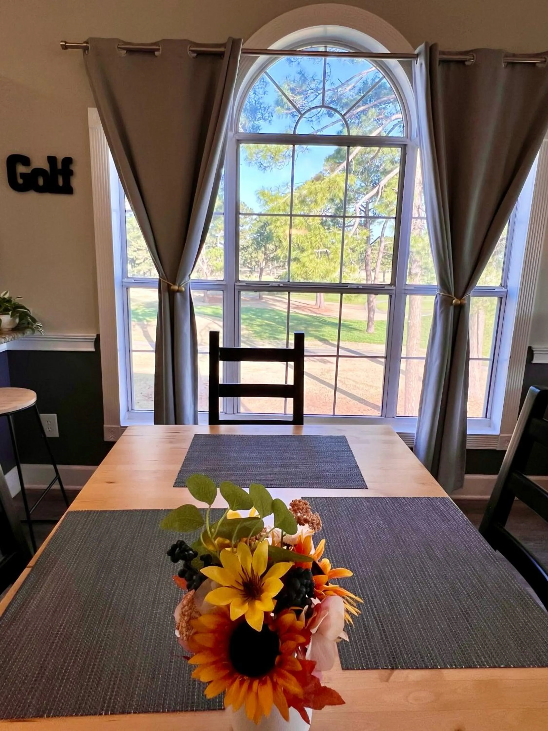 Dining area in GolfView Villa/Center of MB/BEST View/End Unit