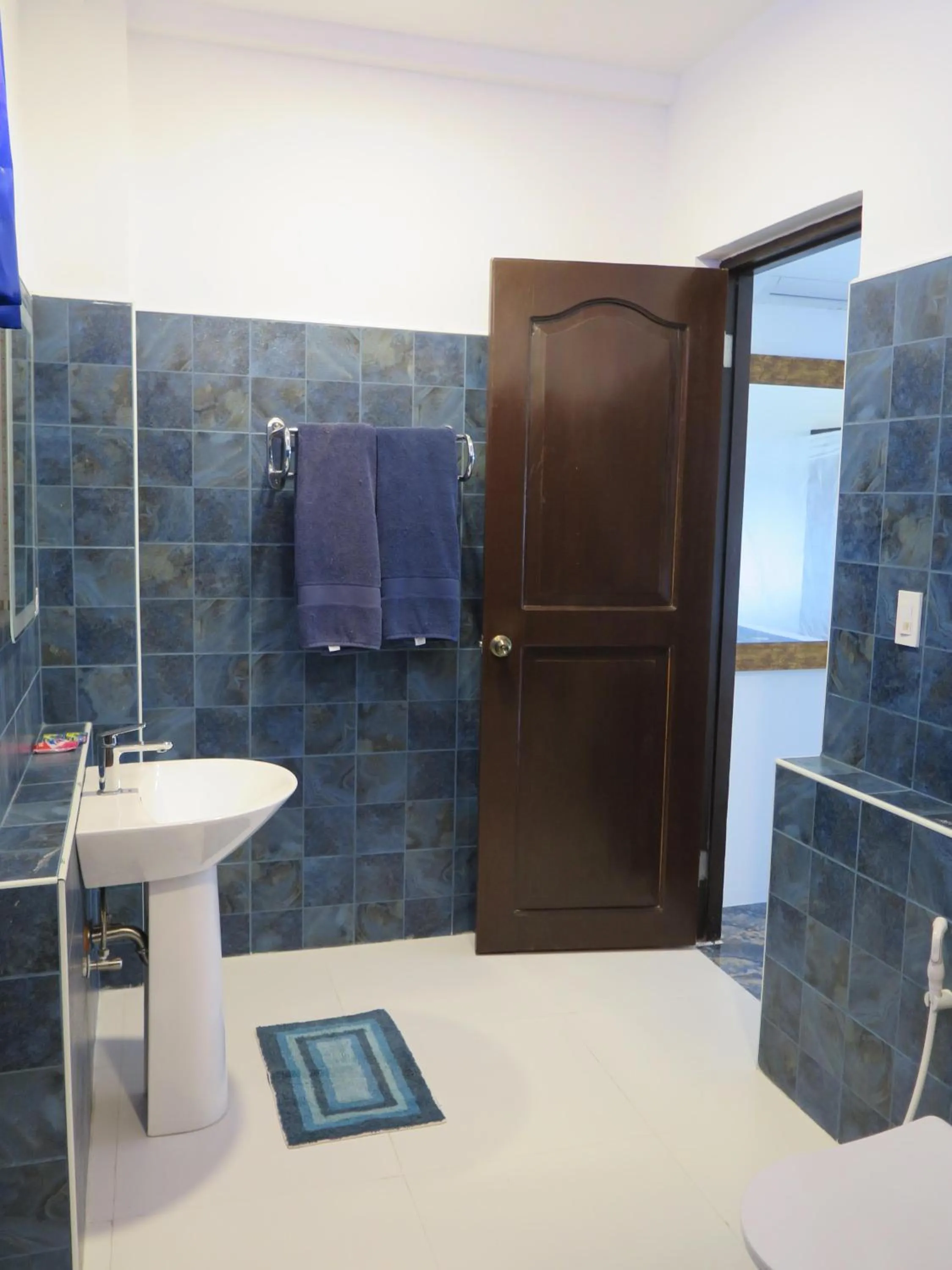 Shower in The Wild Orchid Resort - Moalboal