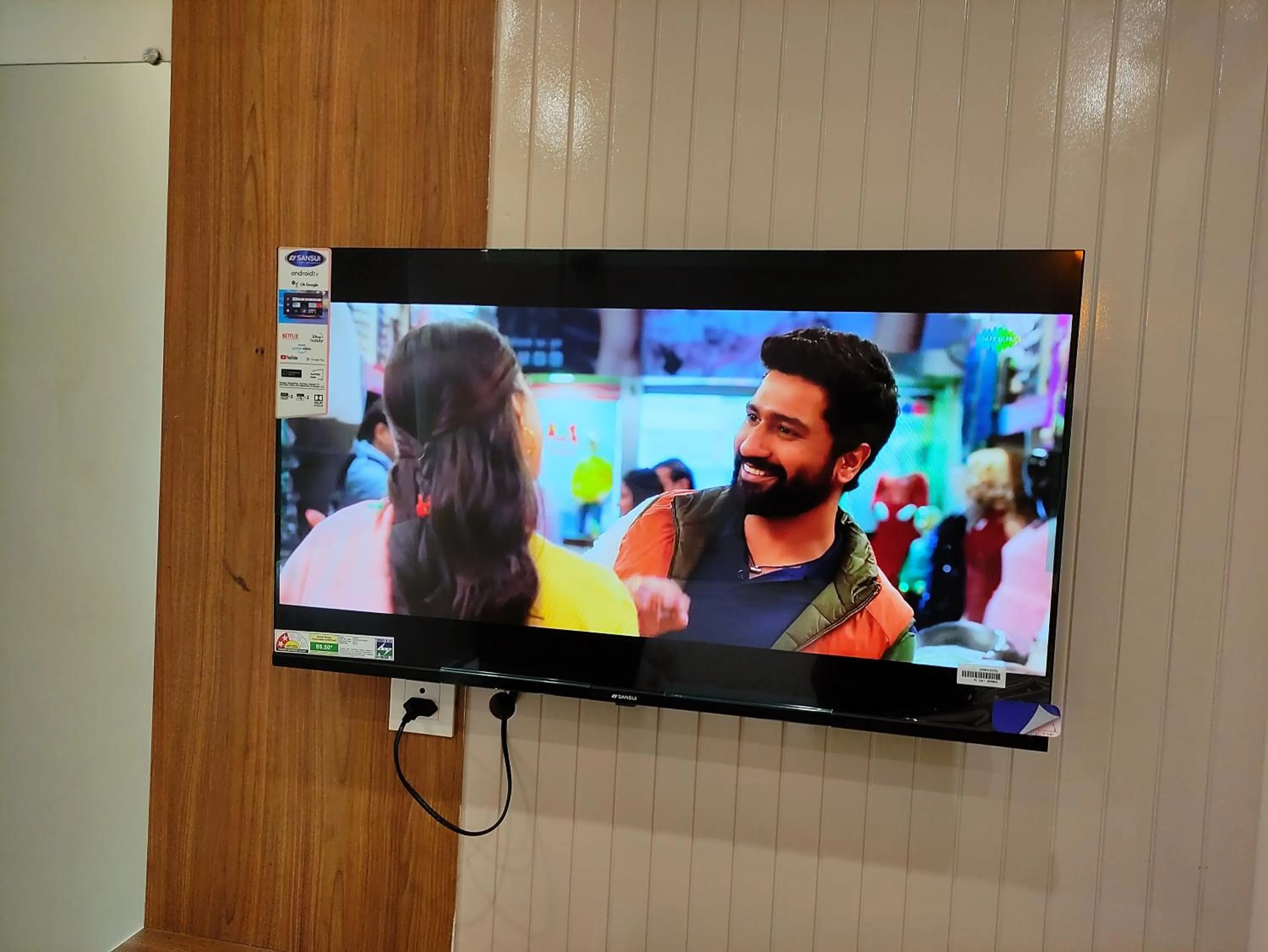 TV and multimedia in Hotel Satsang Grand