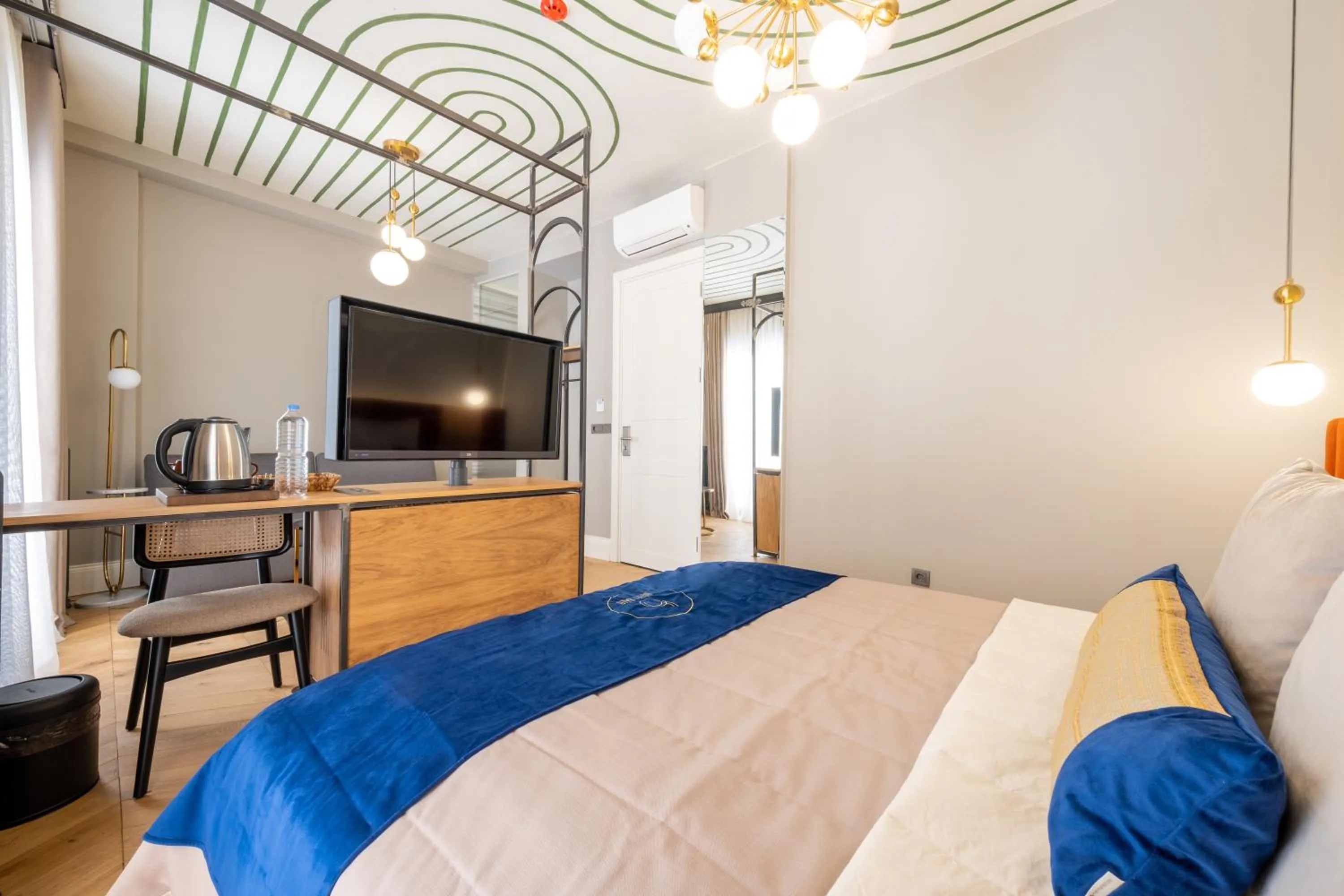 TV and multimedia, Bed in Hotel Balo