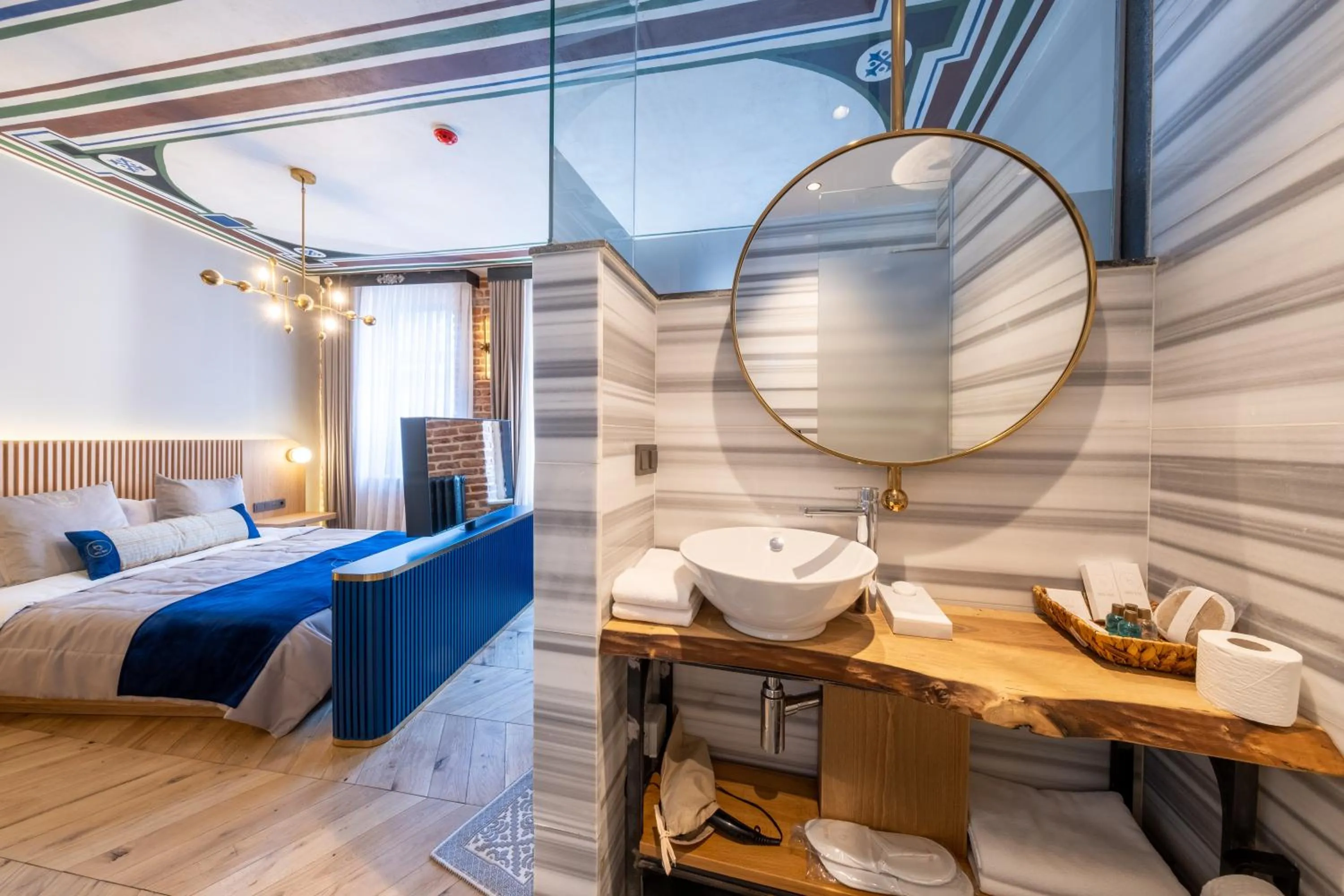 Living room, Bed in Hotel Balo