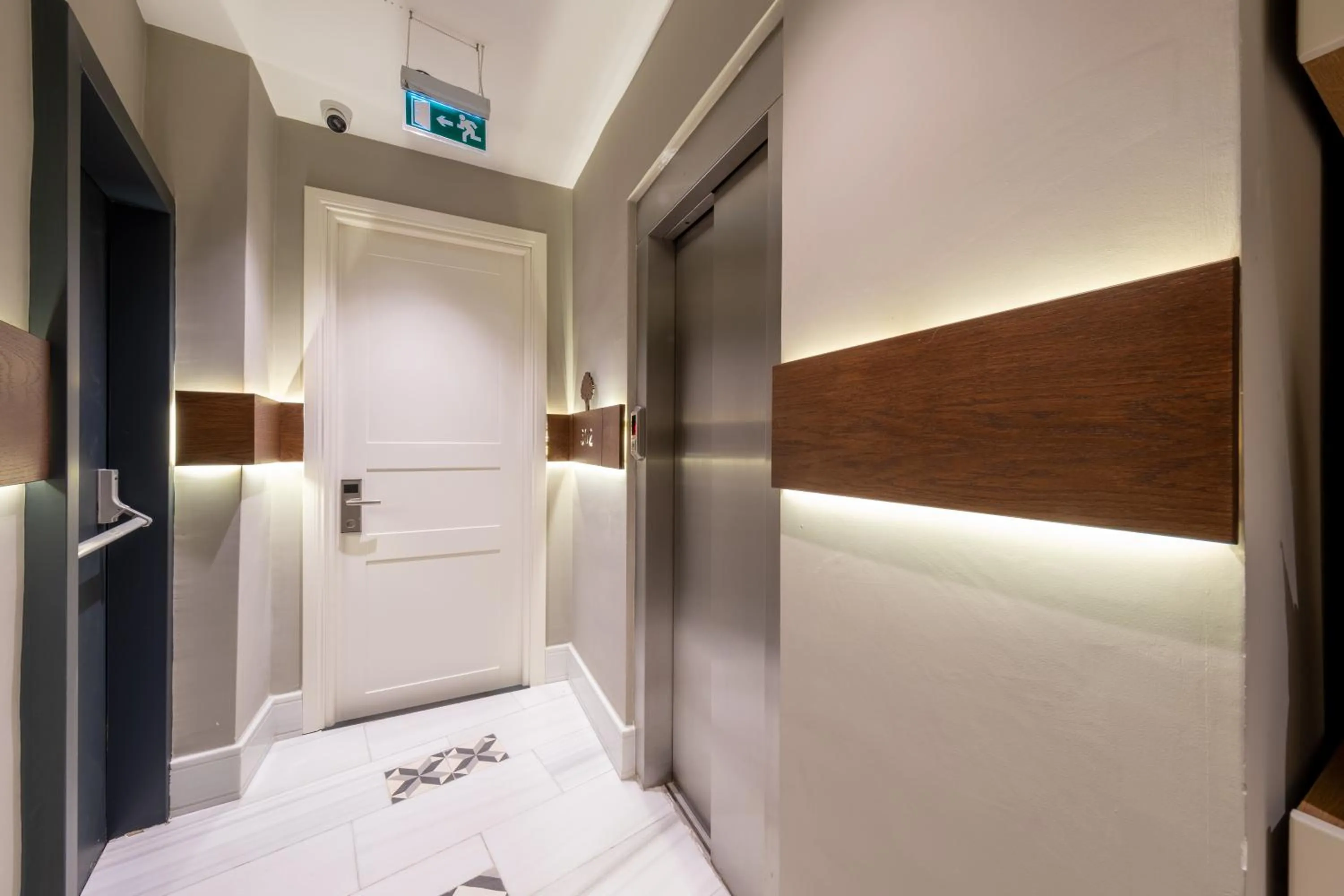 Shower in Hotel Balo