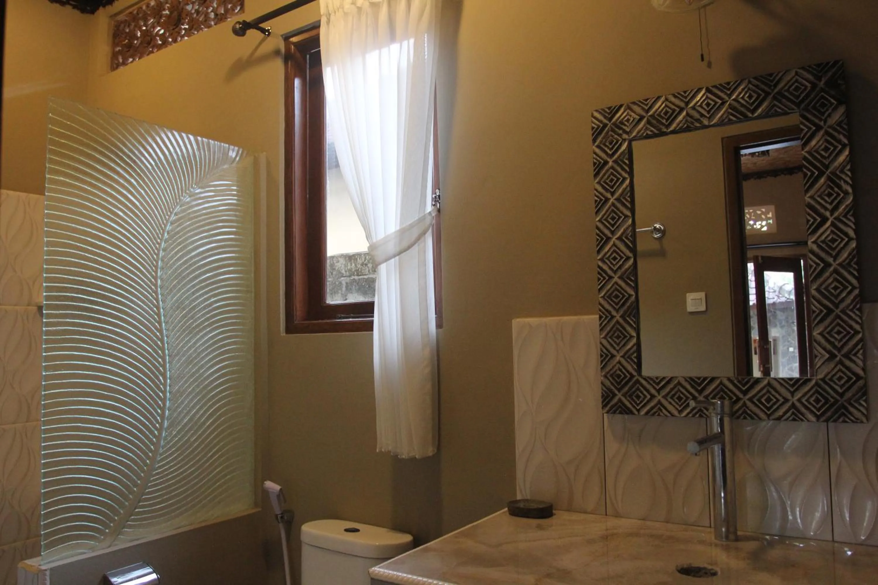 Shower in Temple Cafe & Seaside Cottages