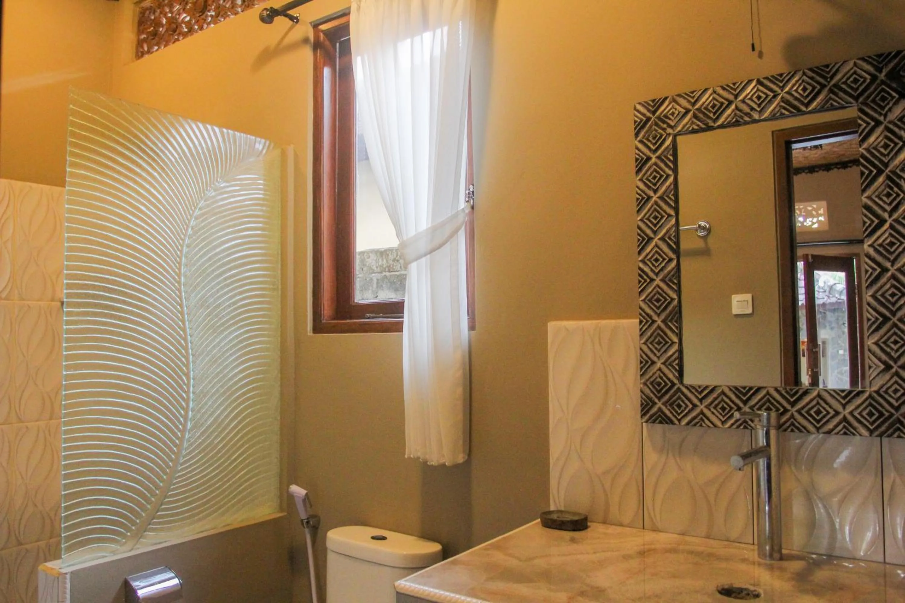 Shower in Temple Cafe & Seaside Cottages