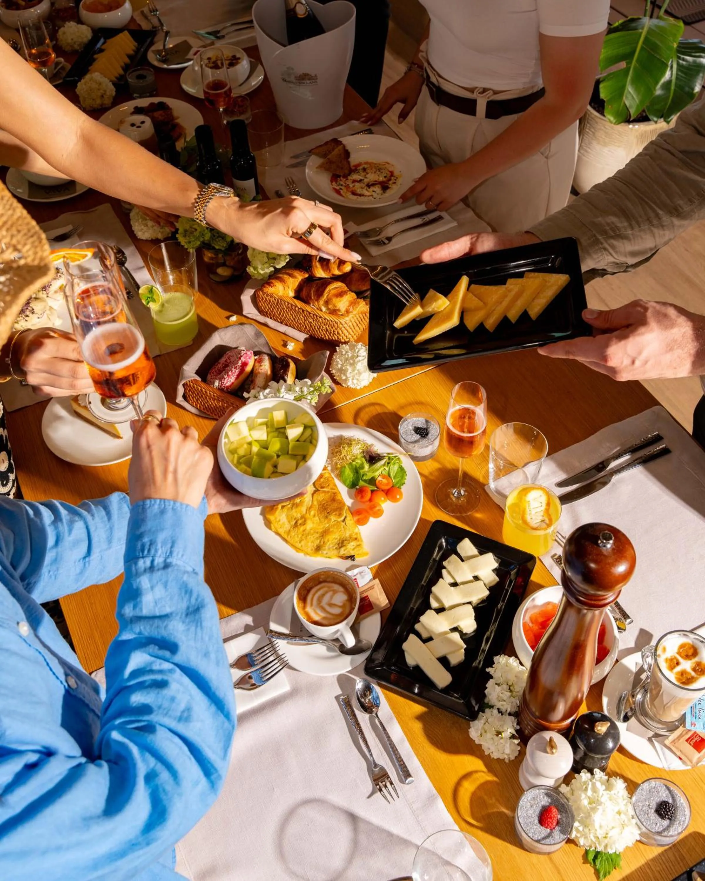 Food and drinks in LIOQA Resort