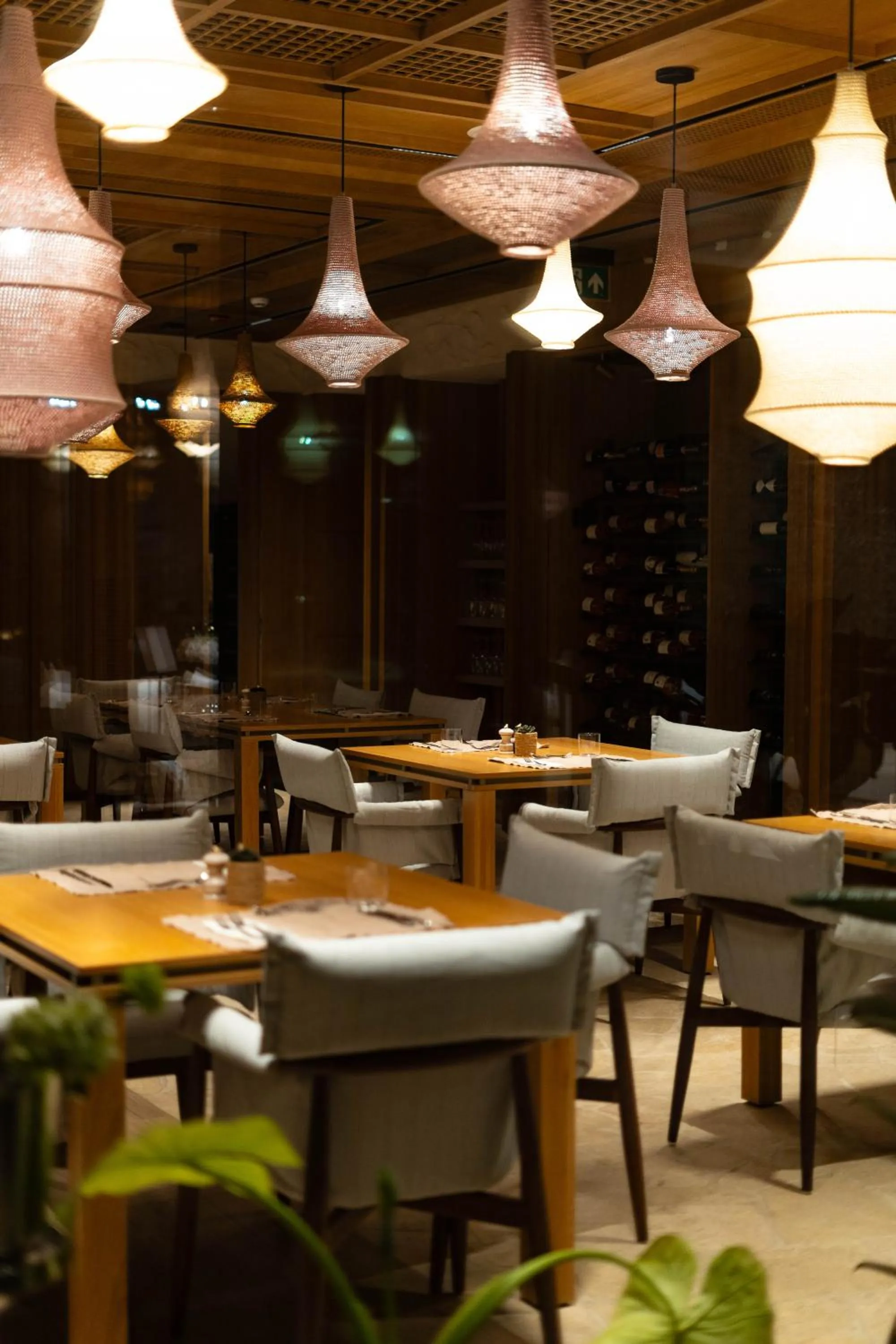 Restaurant/places to eat in LIOQA Resort