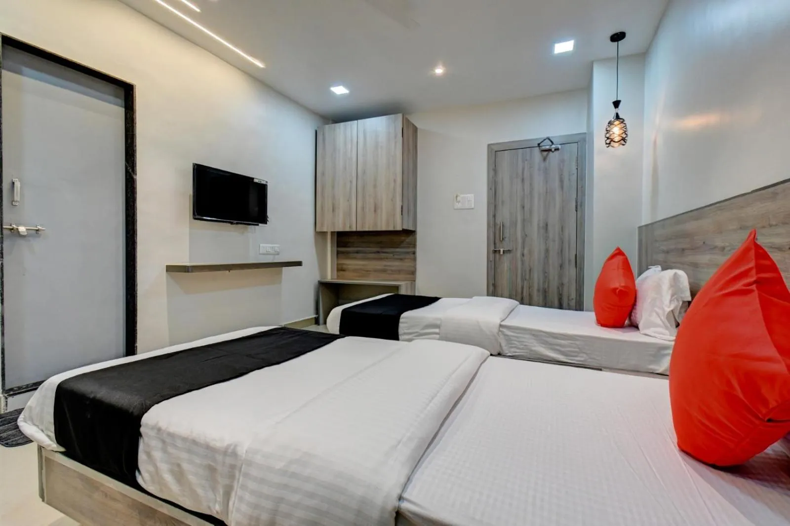 Bed in Hotel Vikrant