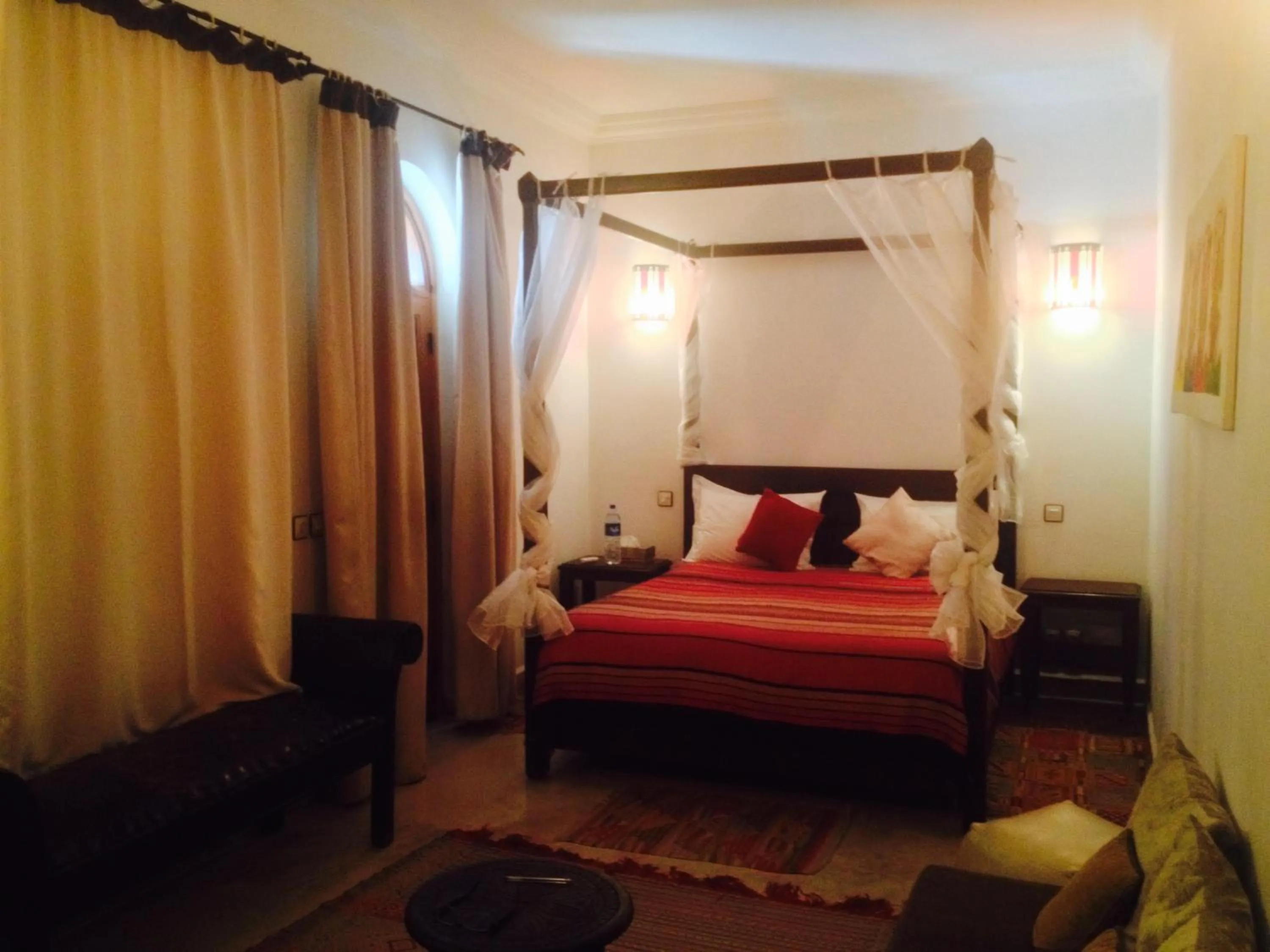 Photo of the whole room, Bed in Riad Mariana