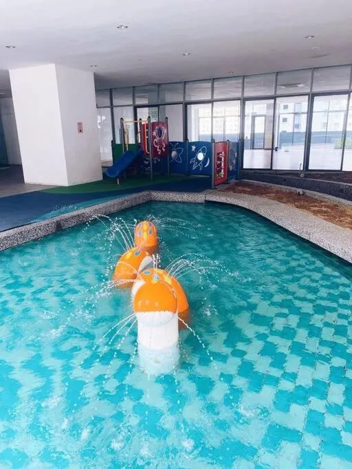 PROMO Connected Train 2 Bedroom ABOVE MALL 289