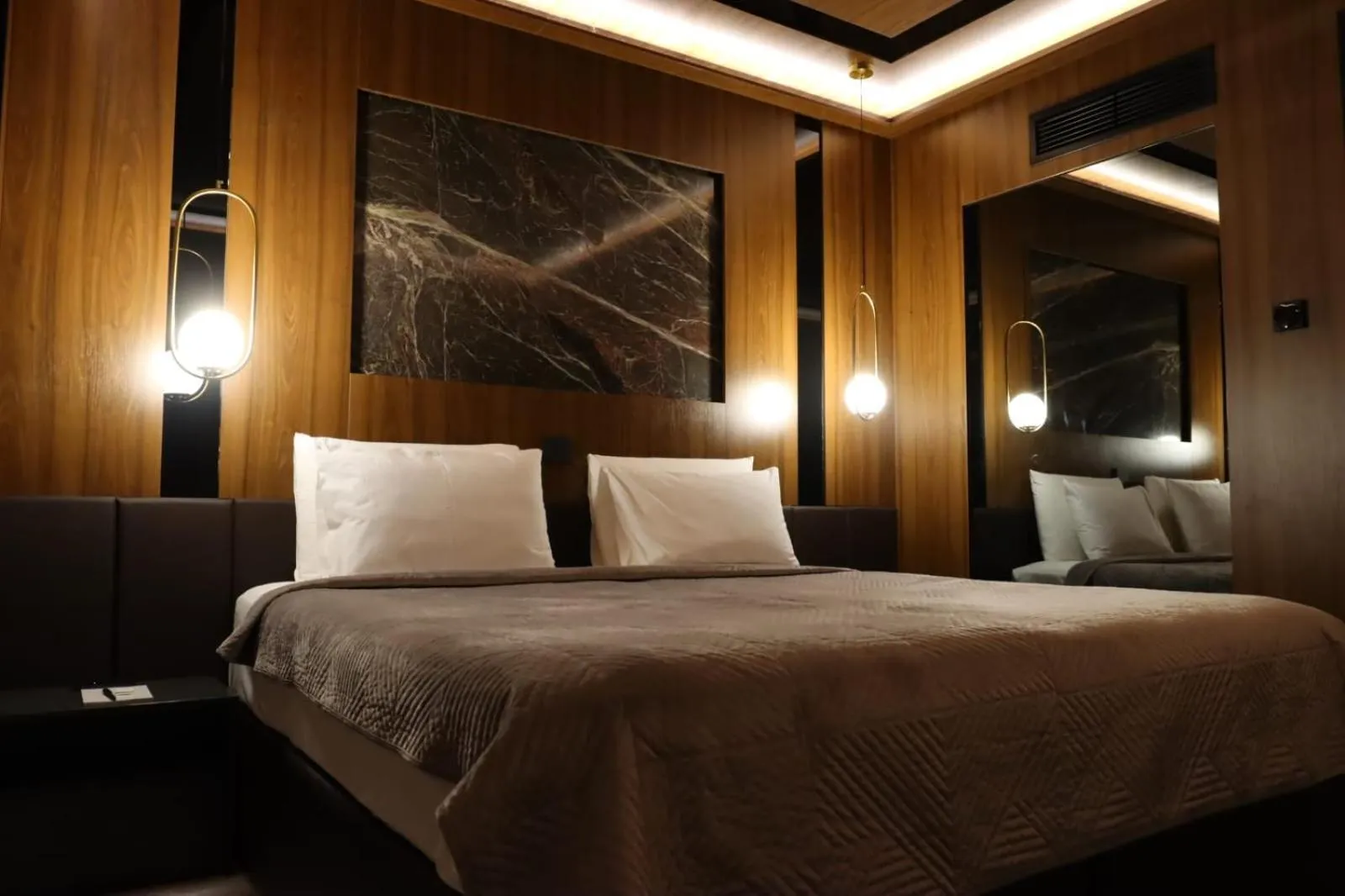 Bed in Hotel Macedonia Square