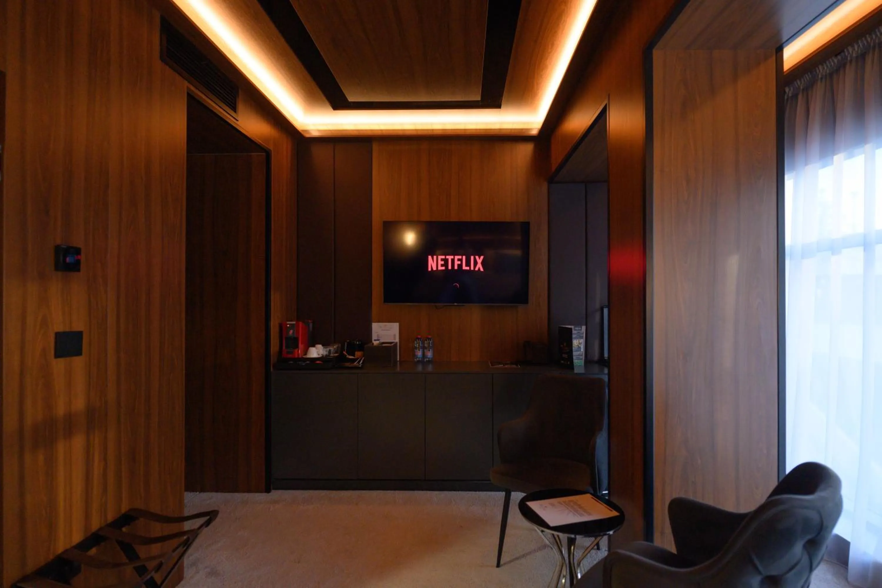 TV and multimedia in Hotel Macedonia Square