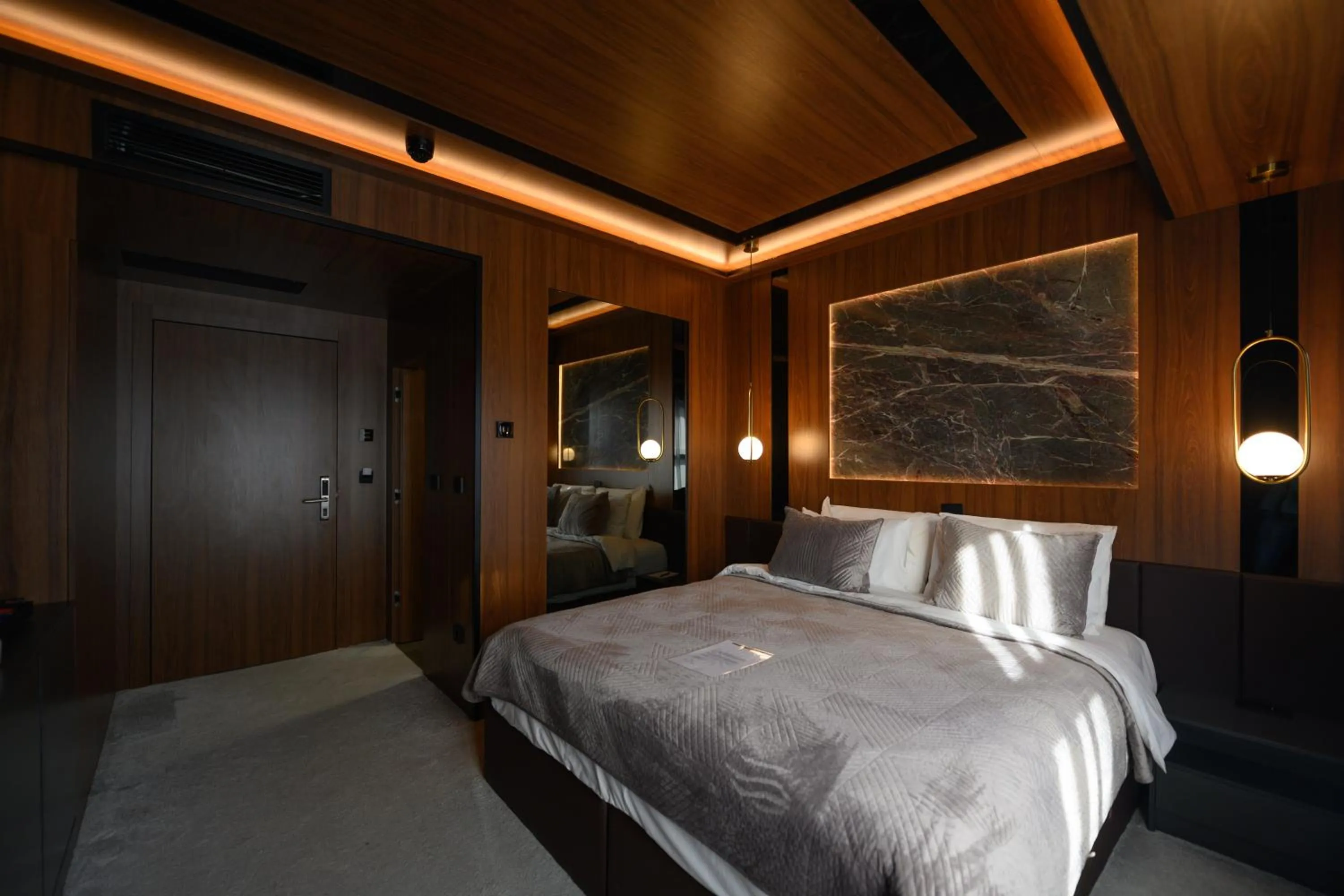 Bedroom, Bed in Hotel Macedonia Square