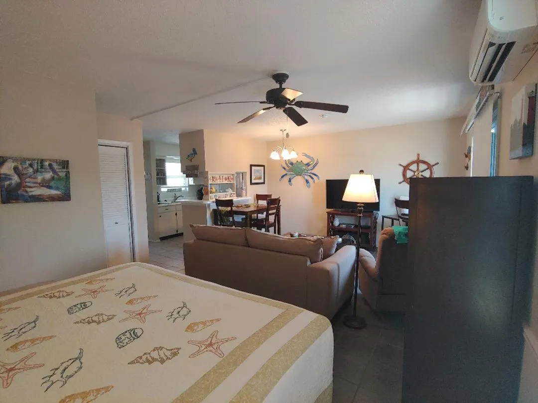 Other, Bed in Bay Tree B4