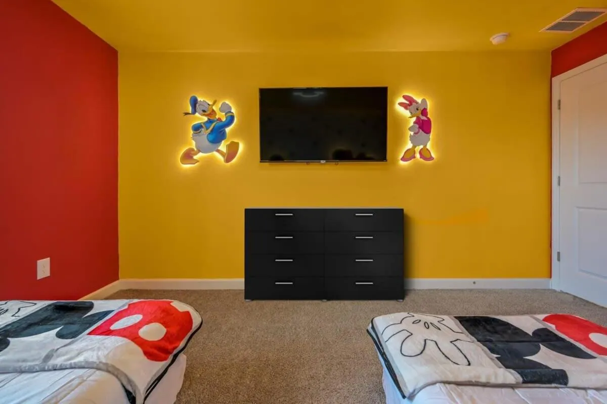 Bed in Brand new home themed bedrooms prime location