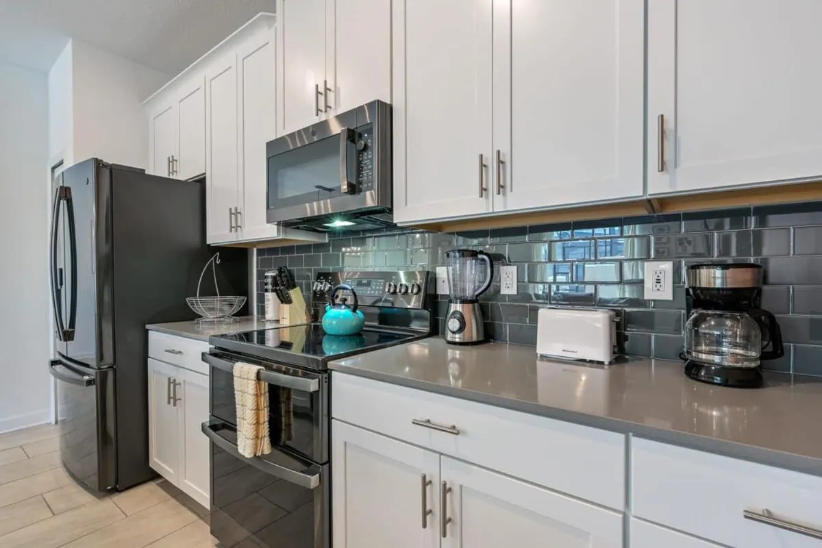 Brand new home themed bedrooms prime location