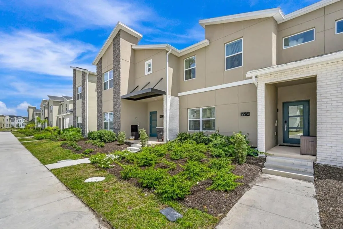 Brand new home themed bedrooms prime location