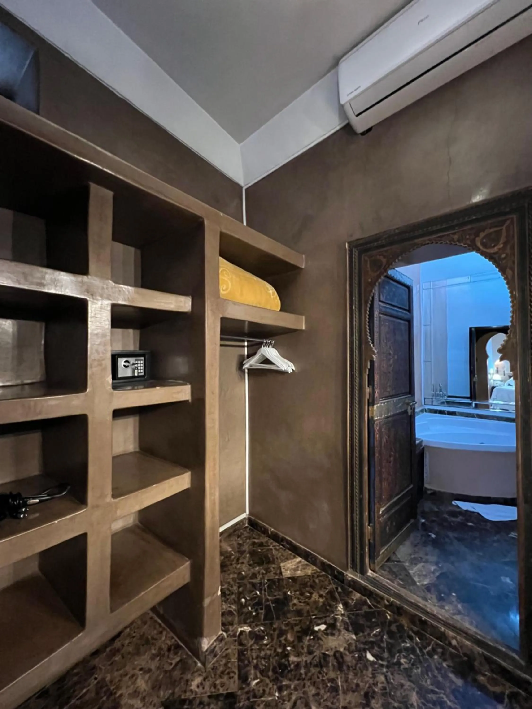 Bathroom, Bed in Riad Des Arts