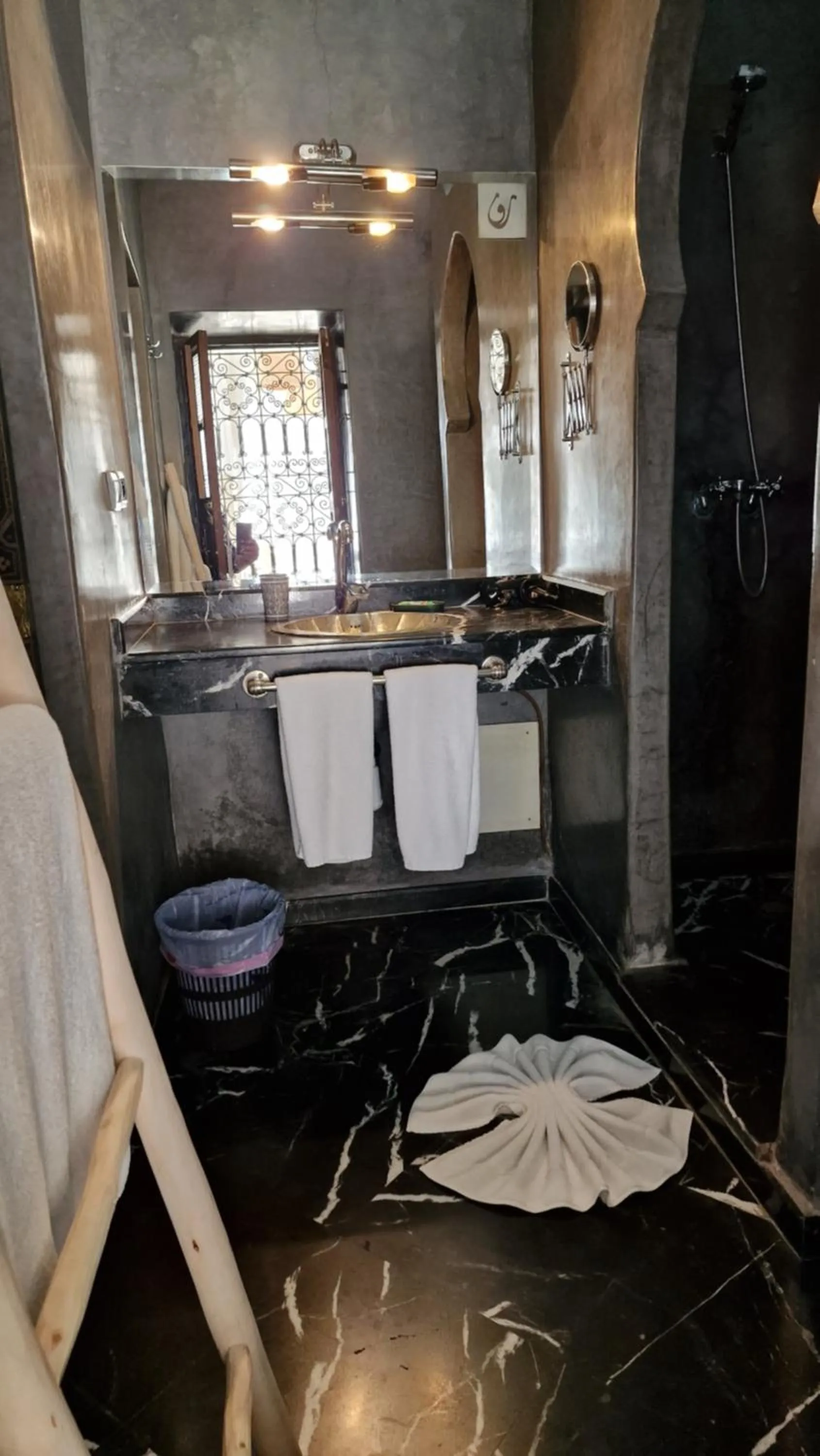 Bathroom in Riad Des Arts