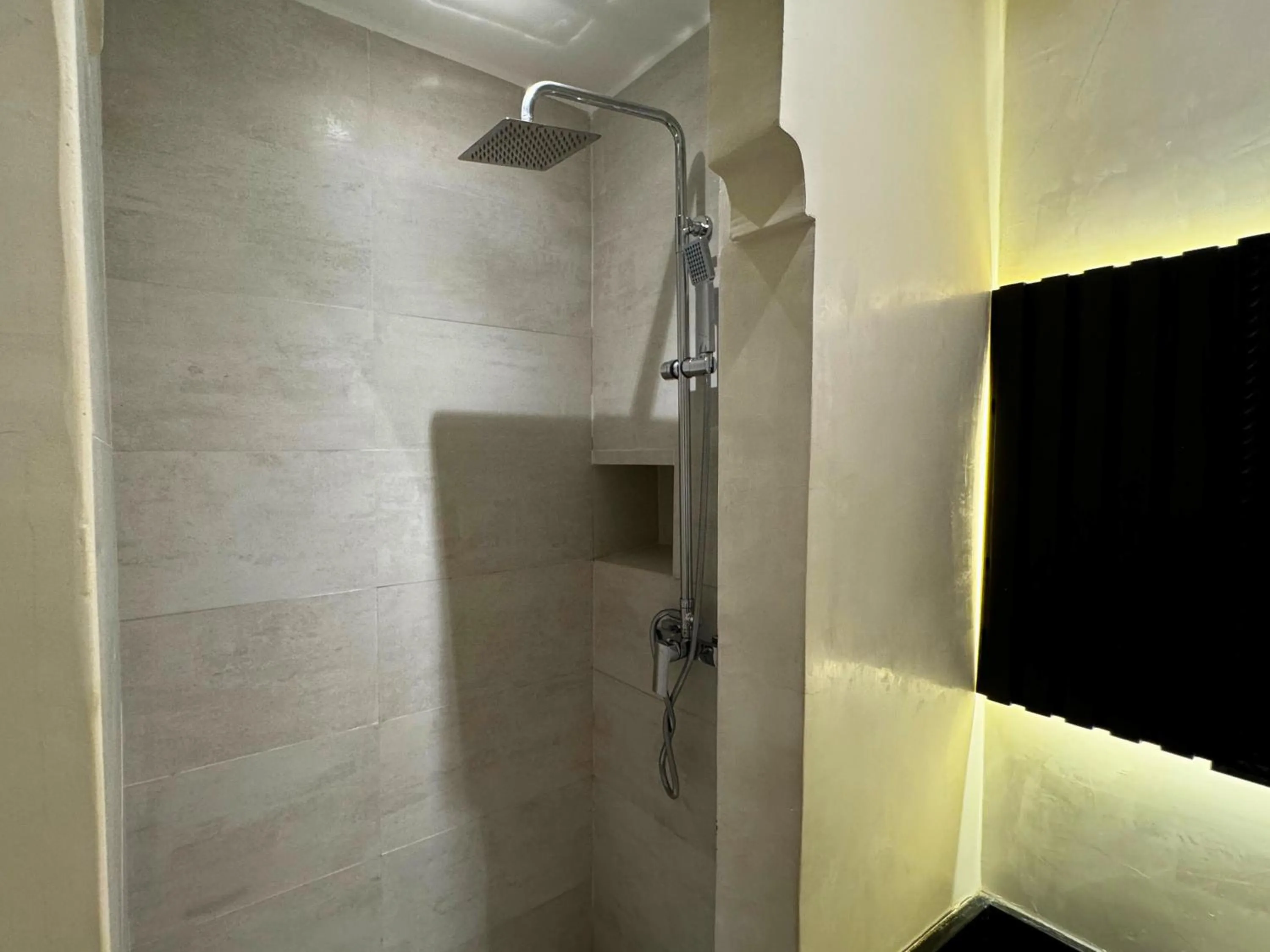 Shower in Riad Casa Lalla