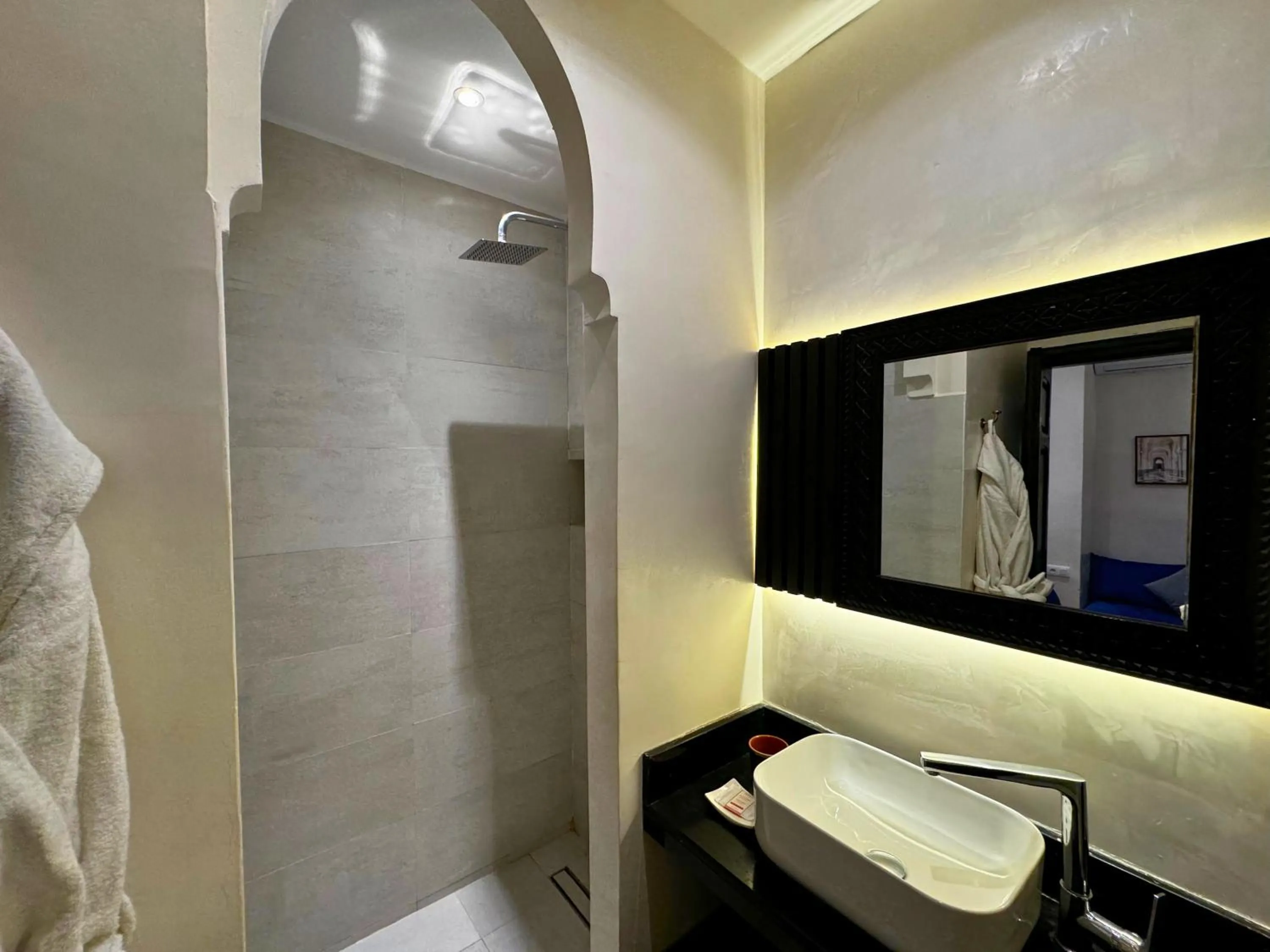 Shower in Riad Casa Lalla