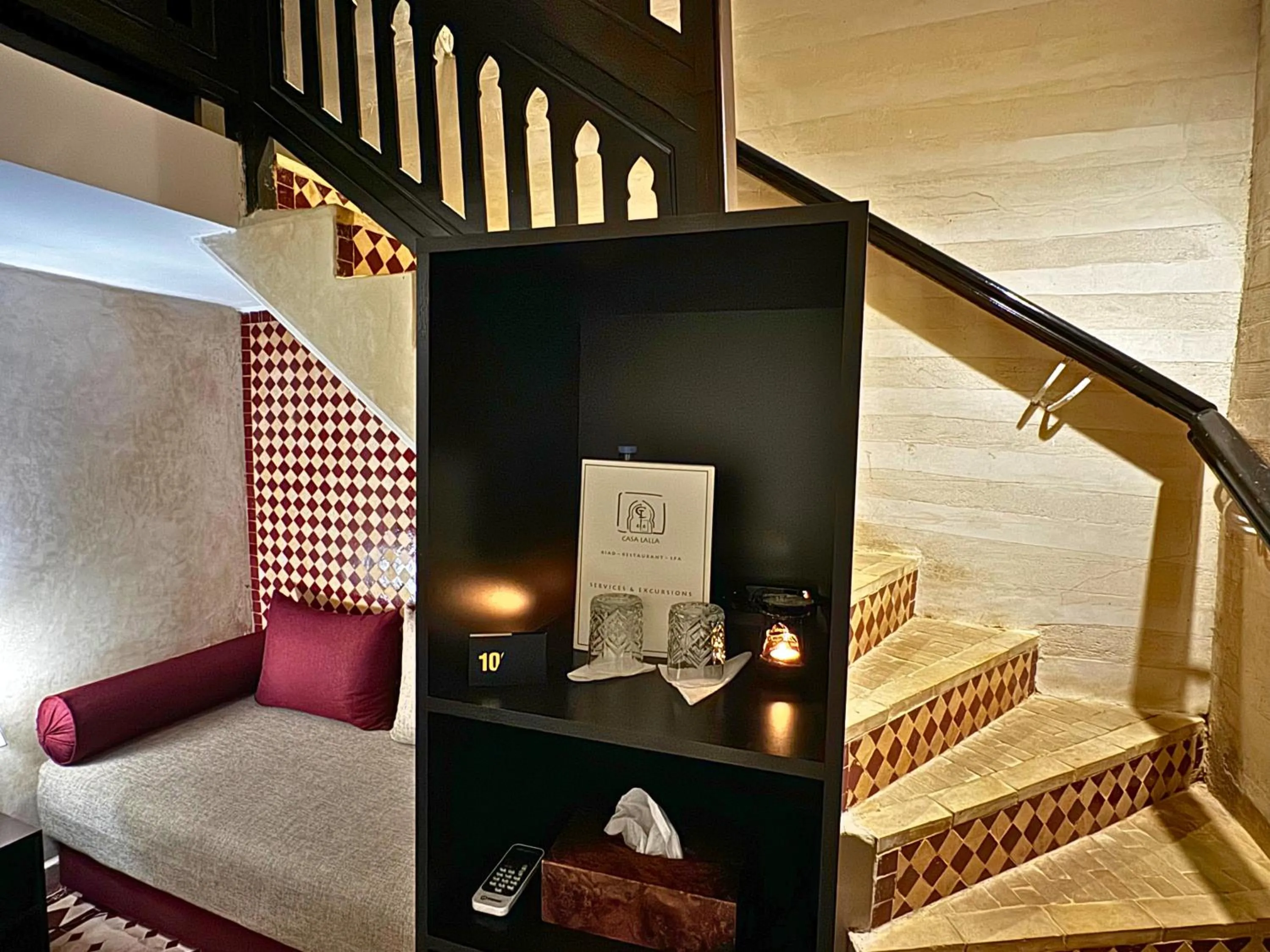 Library, Bed in Riad Casa Lalla