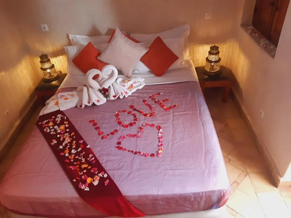 Photo of the whole room, Bed in Riad Chalymar