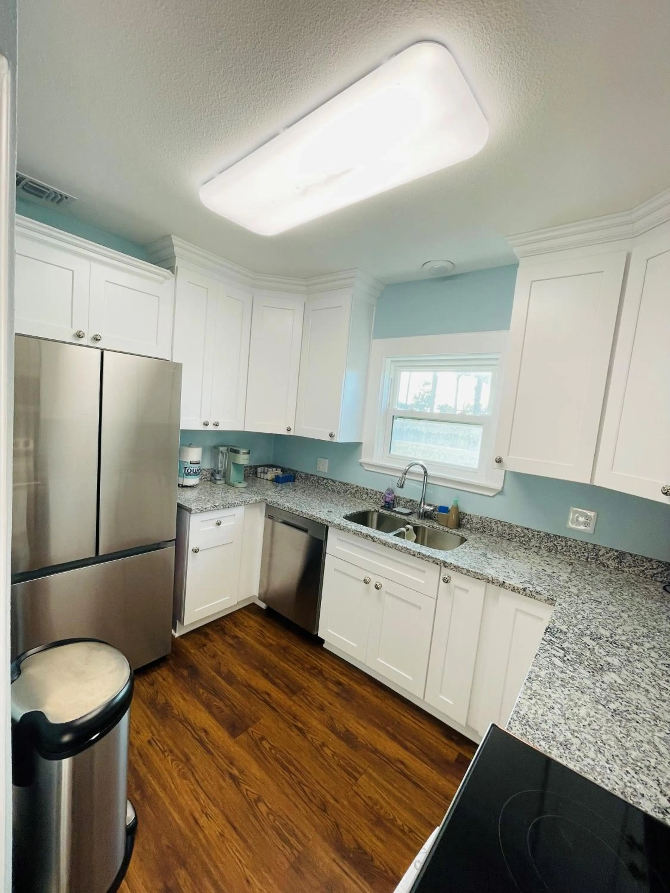 kitchen in Ocean view, newly renovated home, central location, plenty of parkings