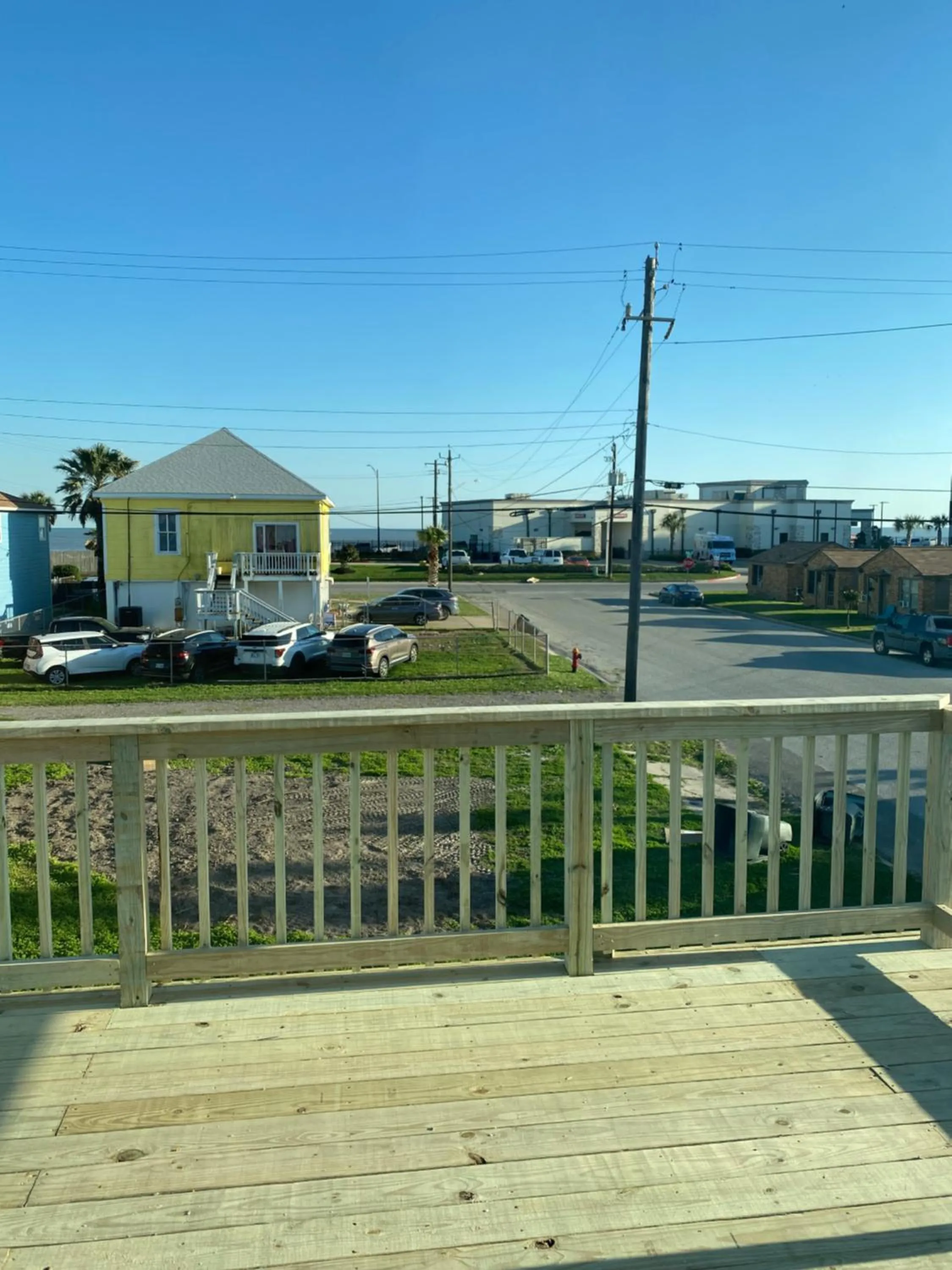 Property building in Ocean view, newly renovated home, central location, plenty of parkings