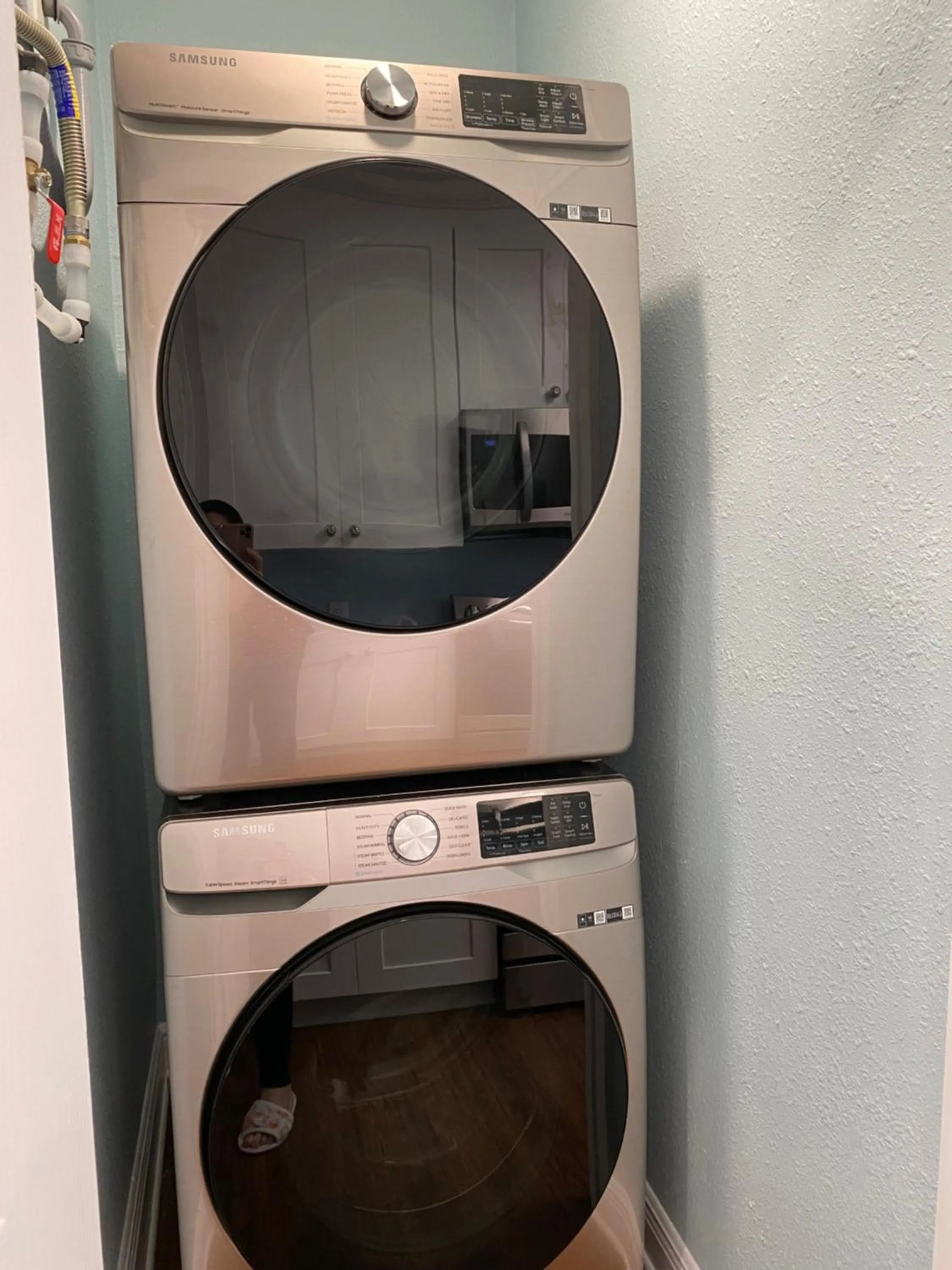 washing machine in Ocean view, newly renovated home, central location, plenty of parkings