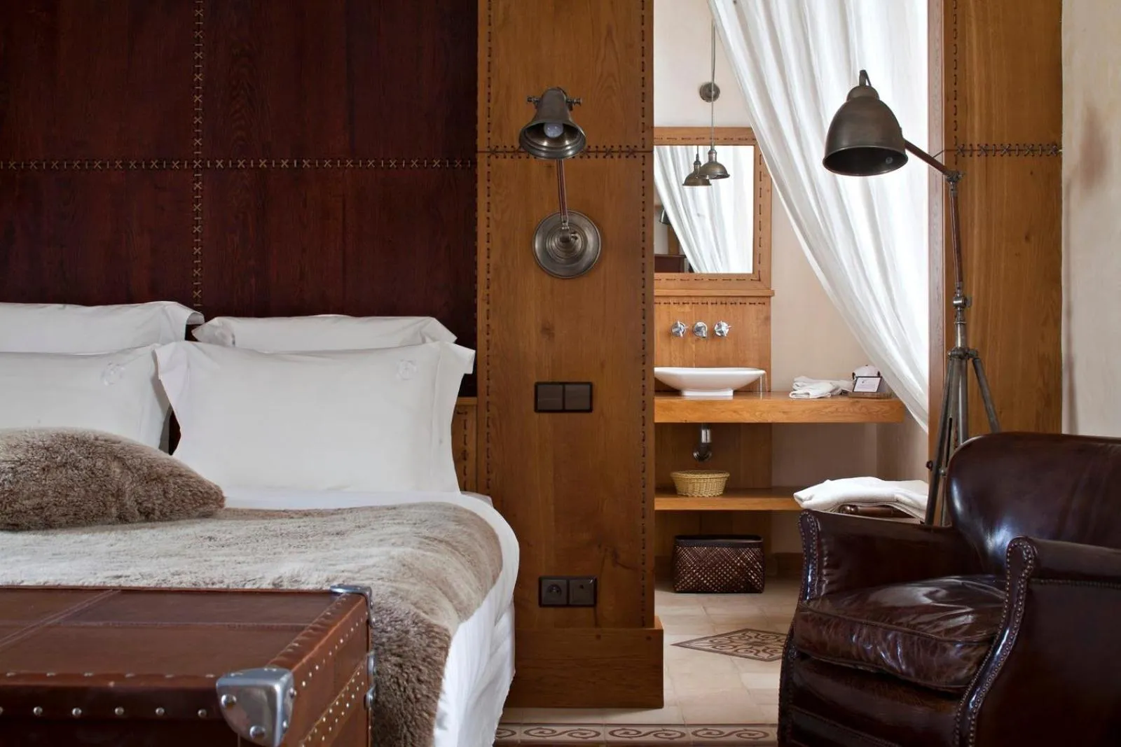 Photo of the whole room in Villa De L'Ô