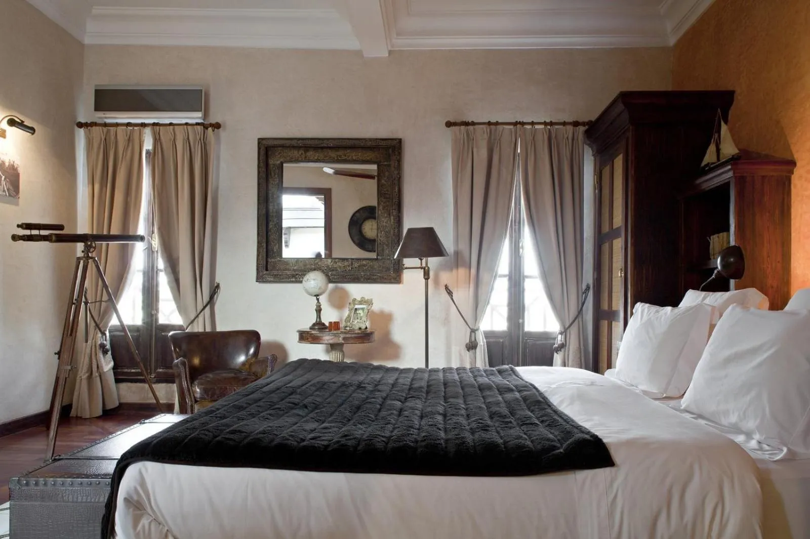 Photo of the whole room, Bed in Villa De L'Ô