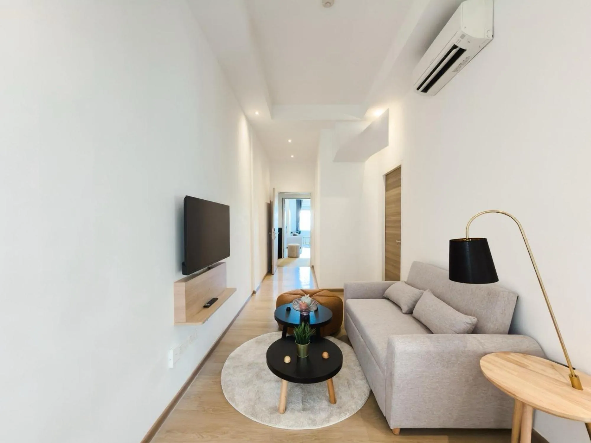 Communal lounge/ TV room in The White House - Serviced Residences by Cove & Belle Living
