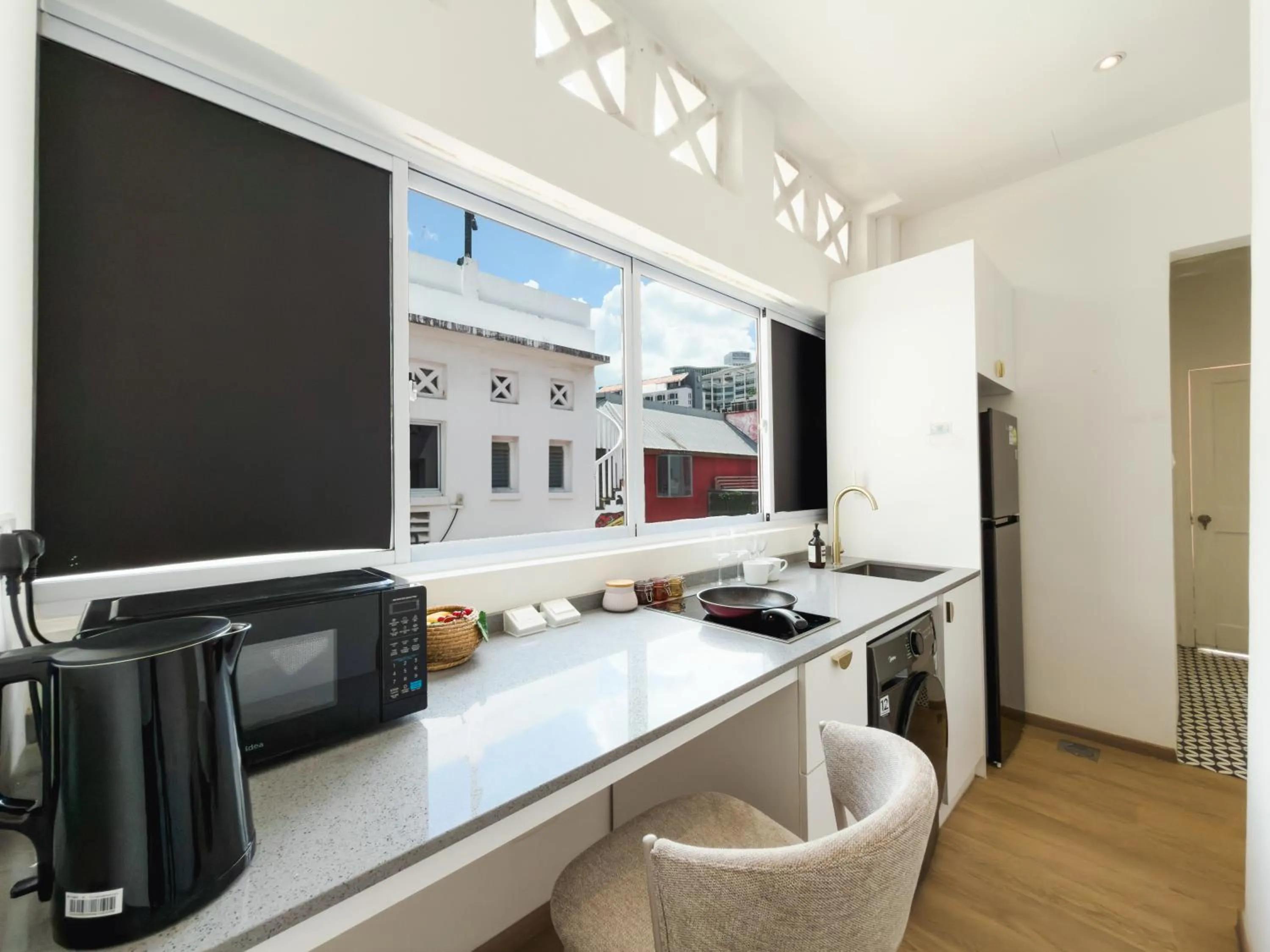 Kitchen or kitchenette in The White House - Serviced Residences by Cove & Belle Living