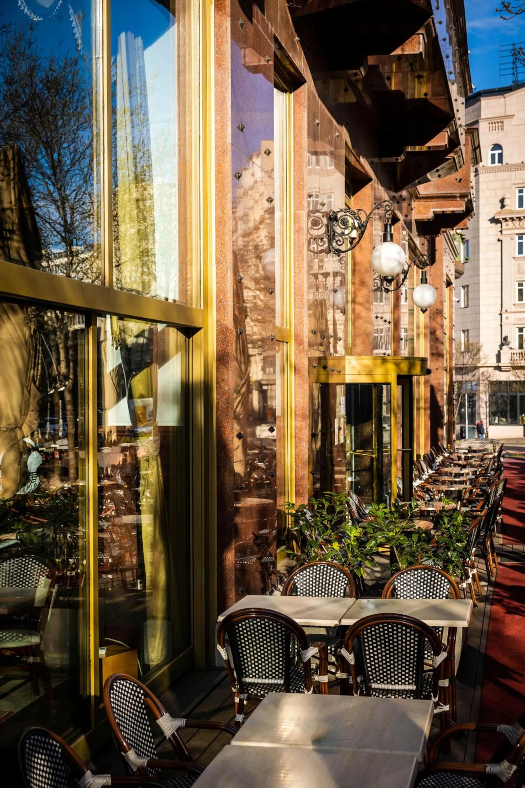 Restaurant/places to eat in Hotel Moskva