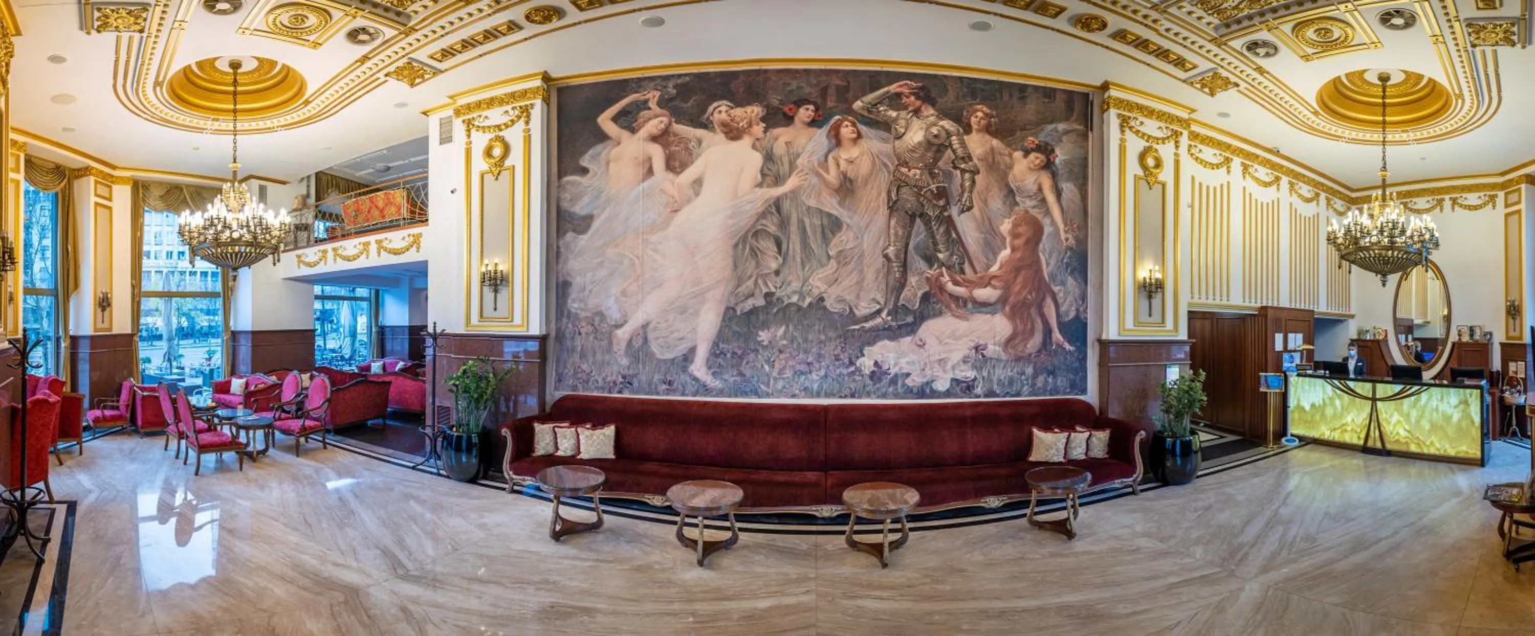 Lobby or reception in Hotel Moskva