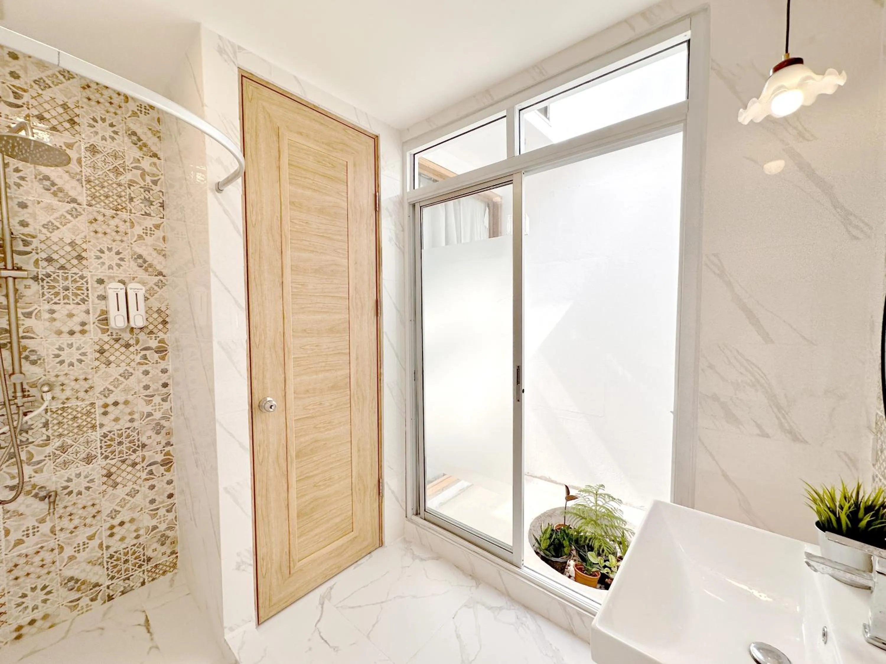 SherVa101 Home and Hostel