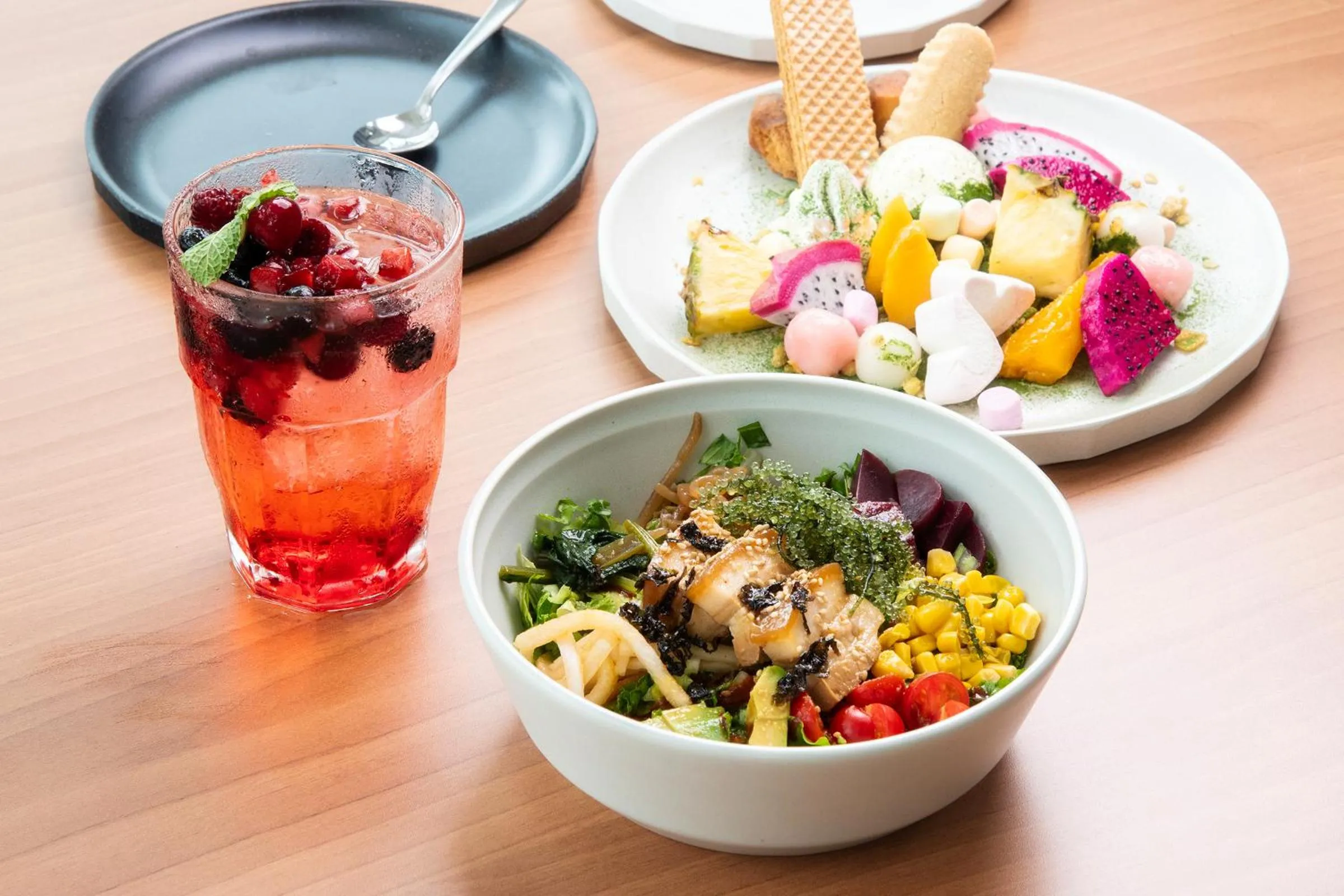 Restaurant/places to eat in REF Okinawa Arena by VESSEL HOTELS