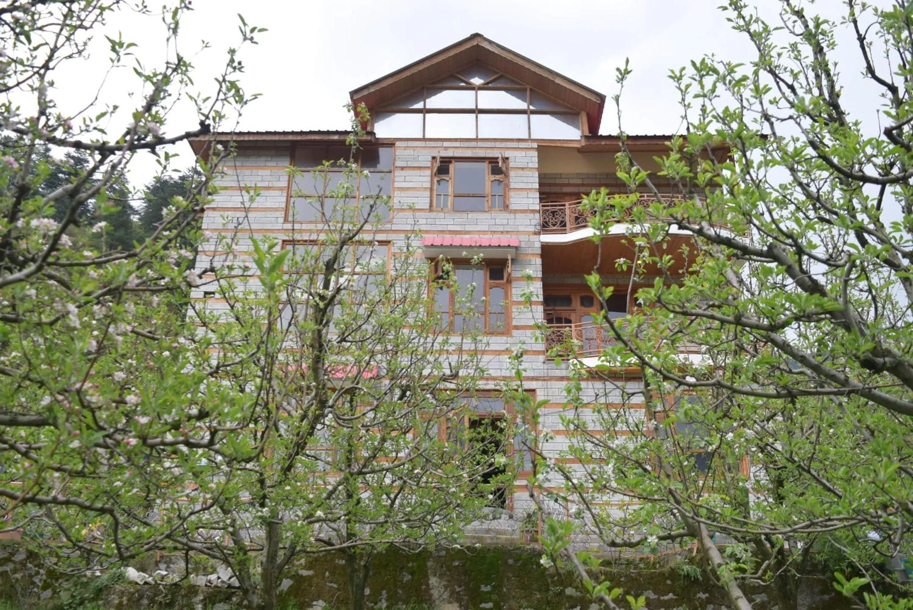 Property building in Shepherd Inn the Hill