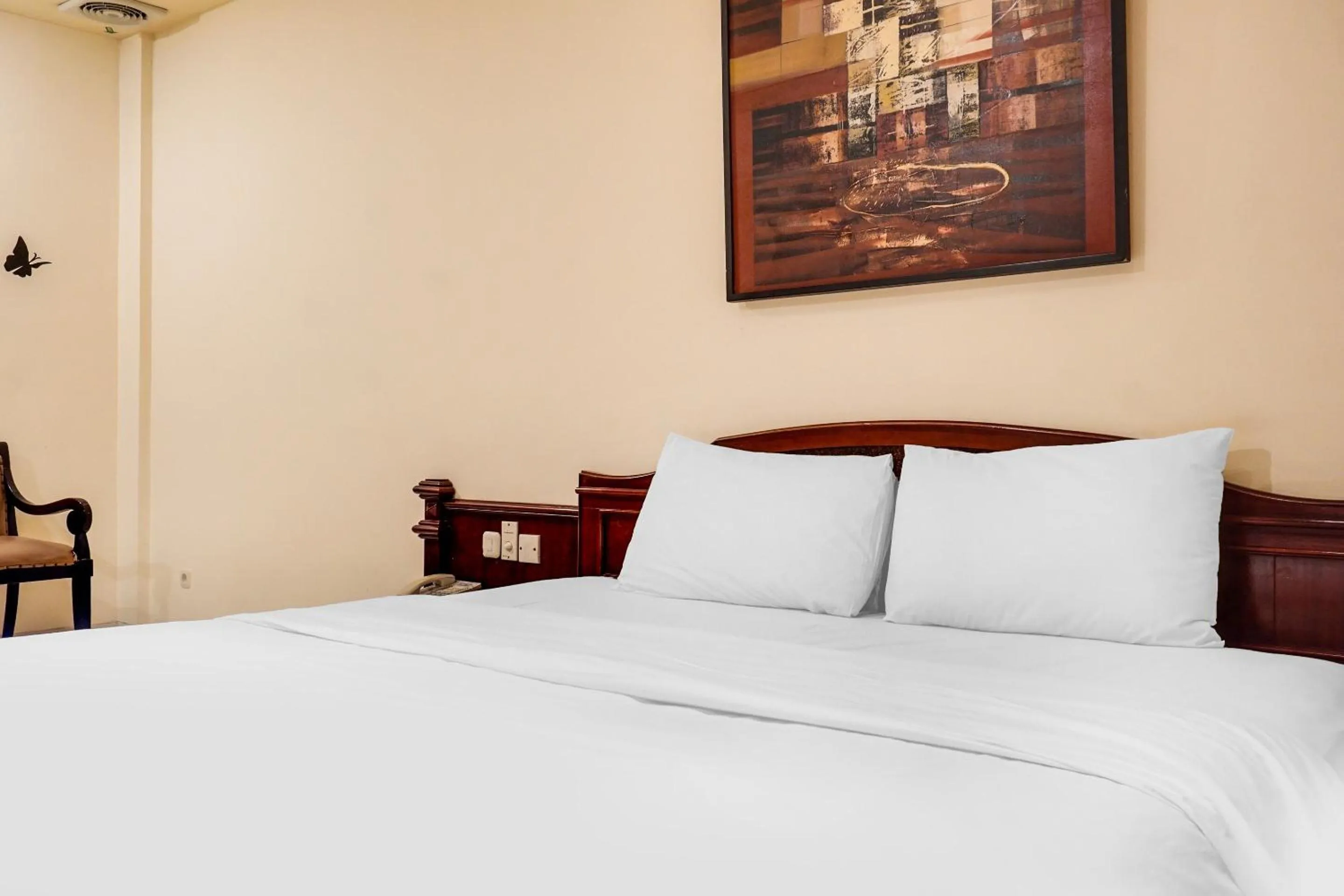 Bedroom, Bed in Townhouse OAK Bi Executive