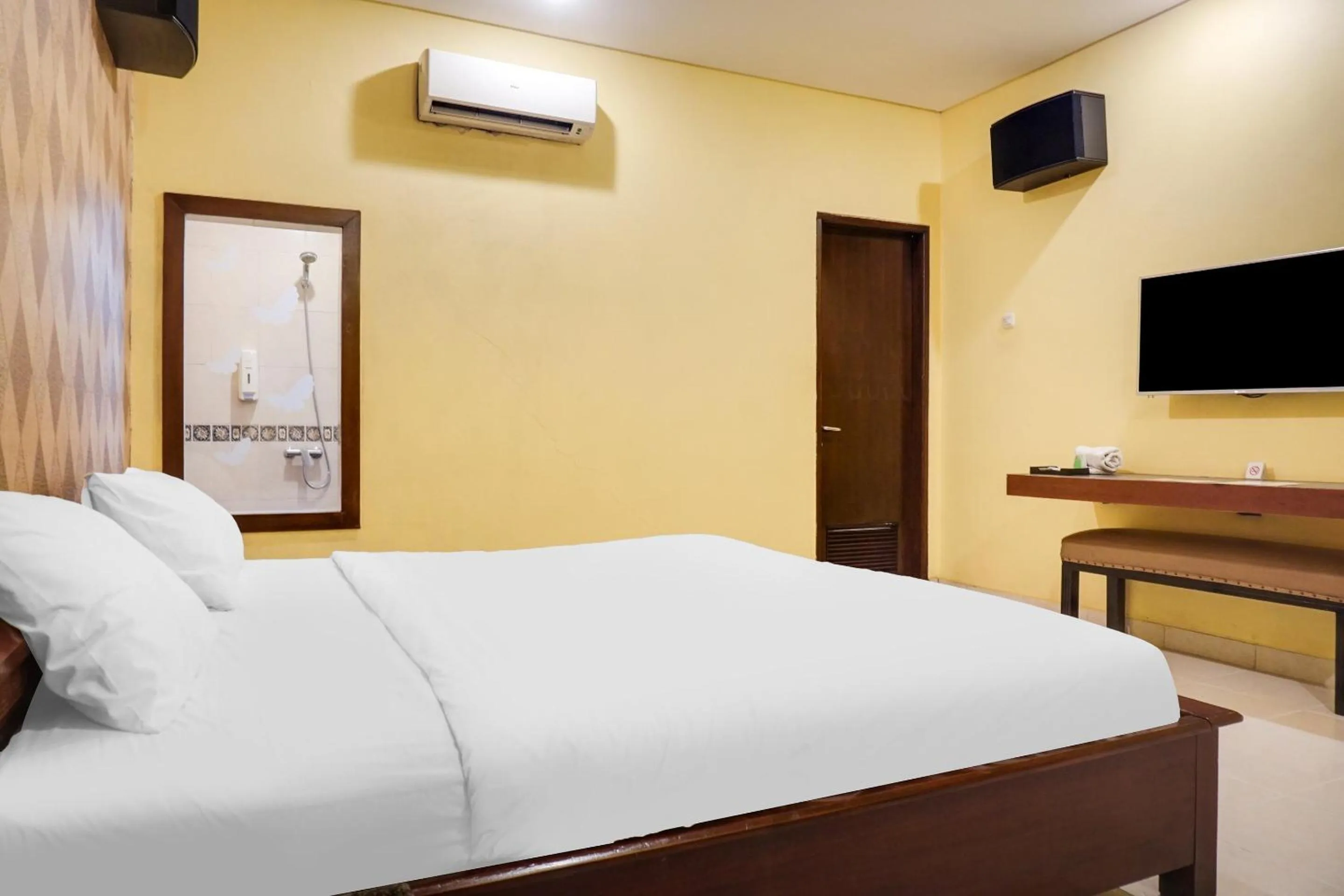 Bedroom, Bed in Townhouse OAK Bi Executive