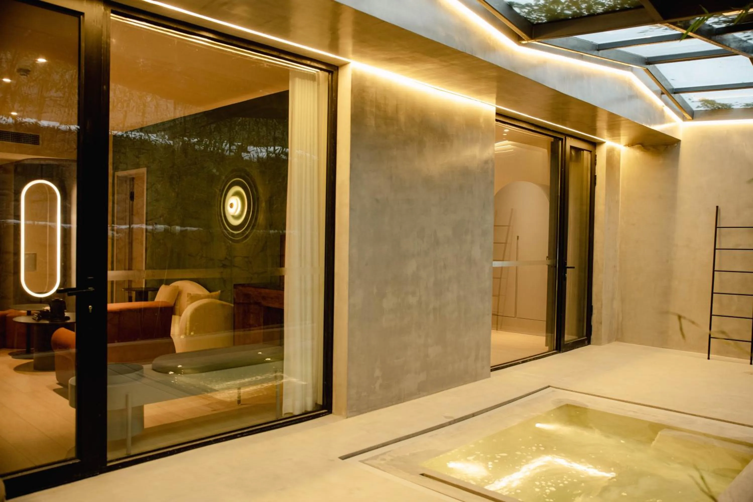 Hot Spring Bath in Zhi Resort Beijing&Peafowl Garden&Breakfast with Deer&Private Hot Spring&50 Meter Swimming Pool&Free Coffee&Close to Olympic Forest Park